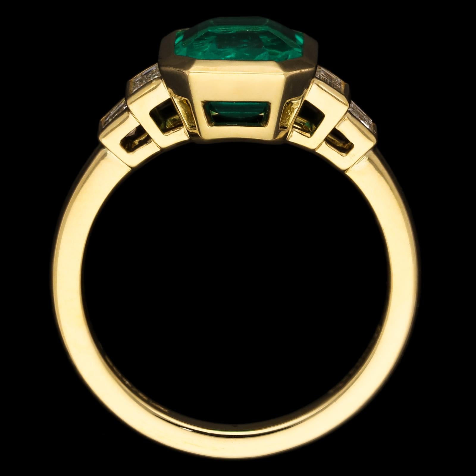 Hancocks Contemporary 2.41ct Emerald-Cut Colombian Emerald Ring Diamond Shoulder In New Condition For Sale In London, GB