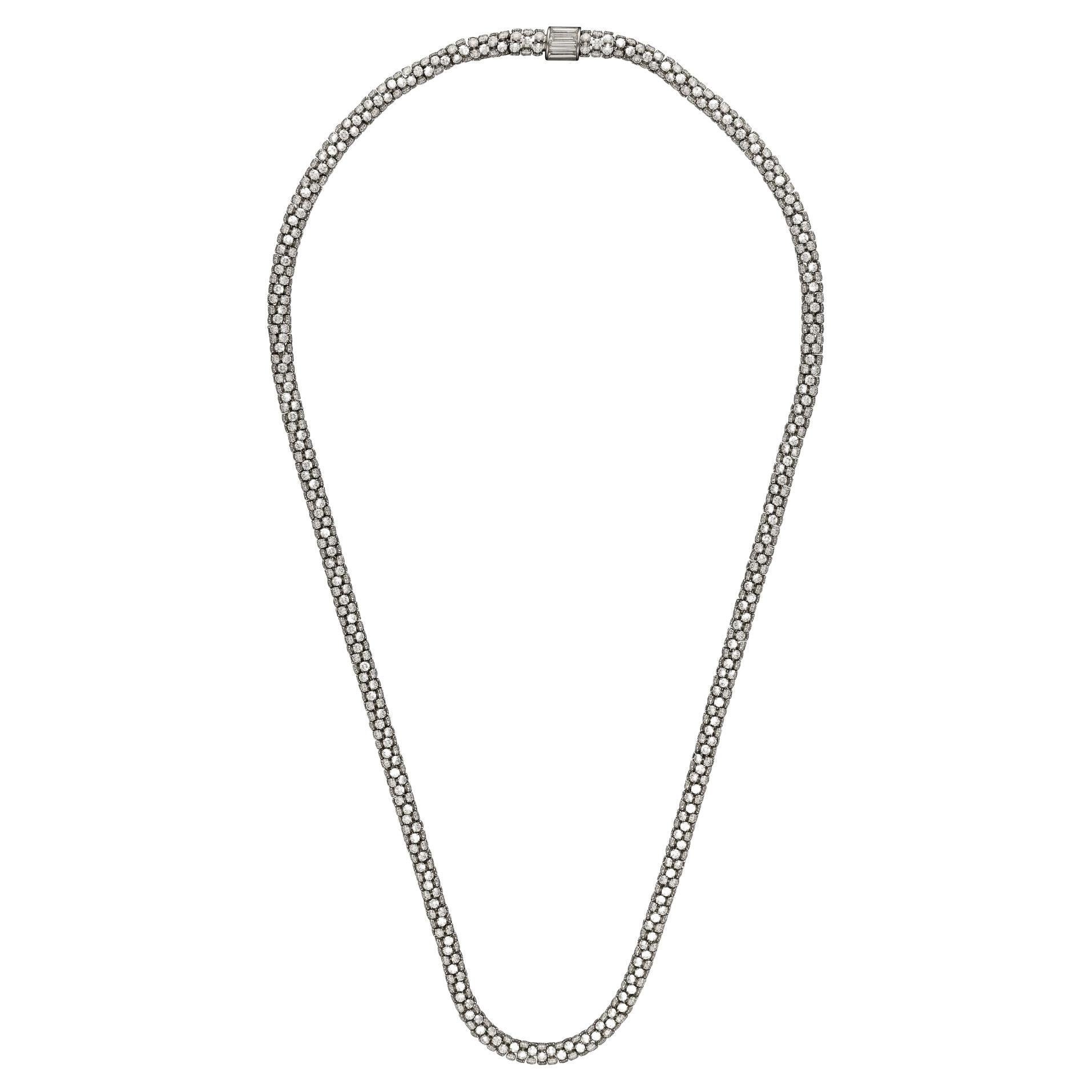 Hancocks Contemporary Beautiful Diamond And Platinum Chain Necklace 25cts For Sale