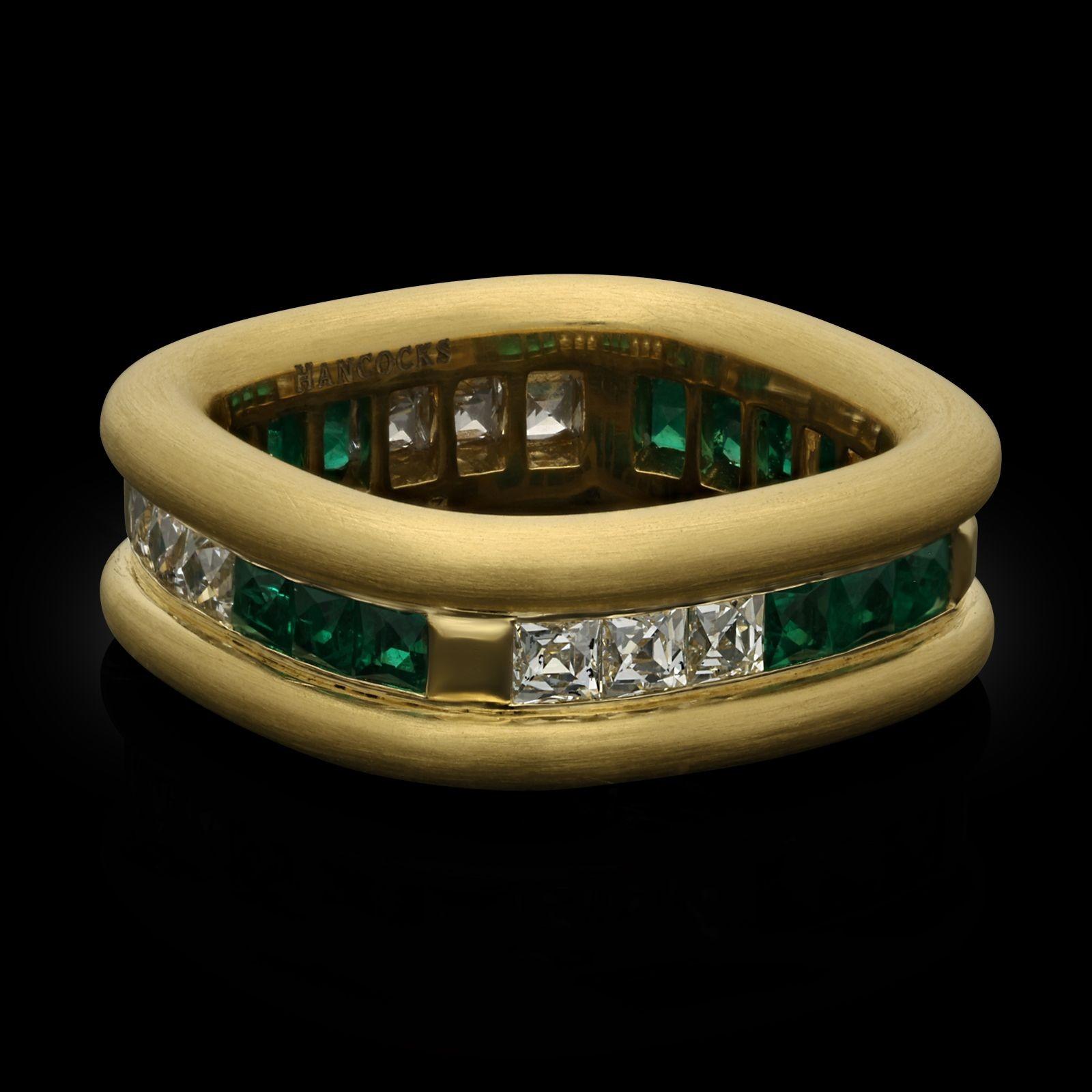 Hancocks French Cut Diamond and Emerald 'Donut' Eternity Ring in 18ct Gold In New Condition For Sale In London, GB