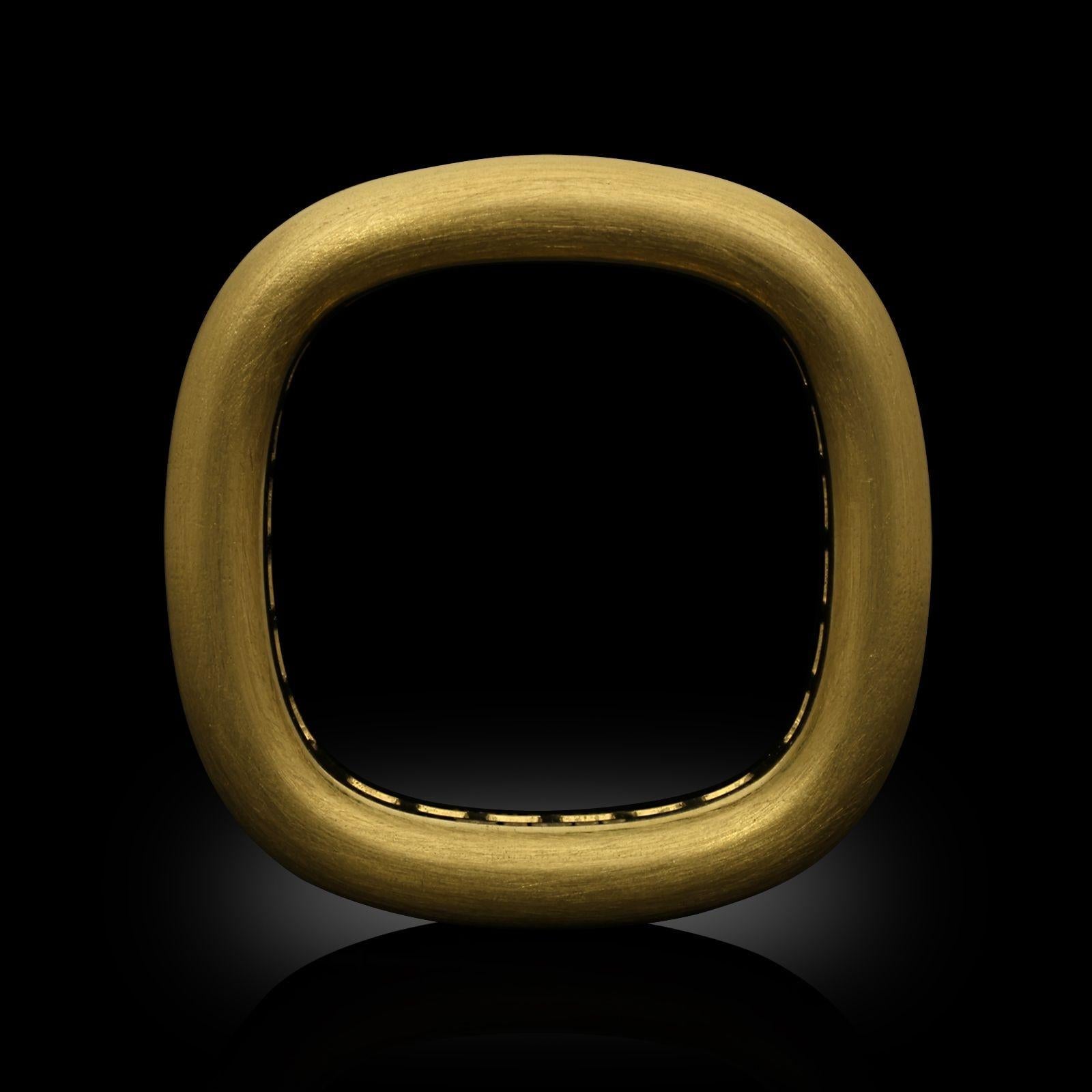 Women's or Men's Hancocks French Cut Diamond and Emerald 'Donut' Eternity Ring in 18ct Gold For Sale