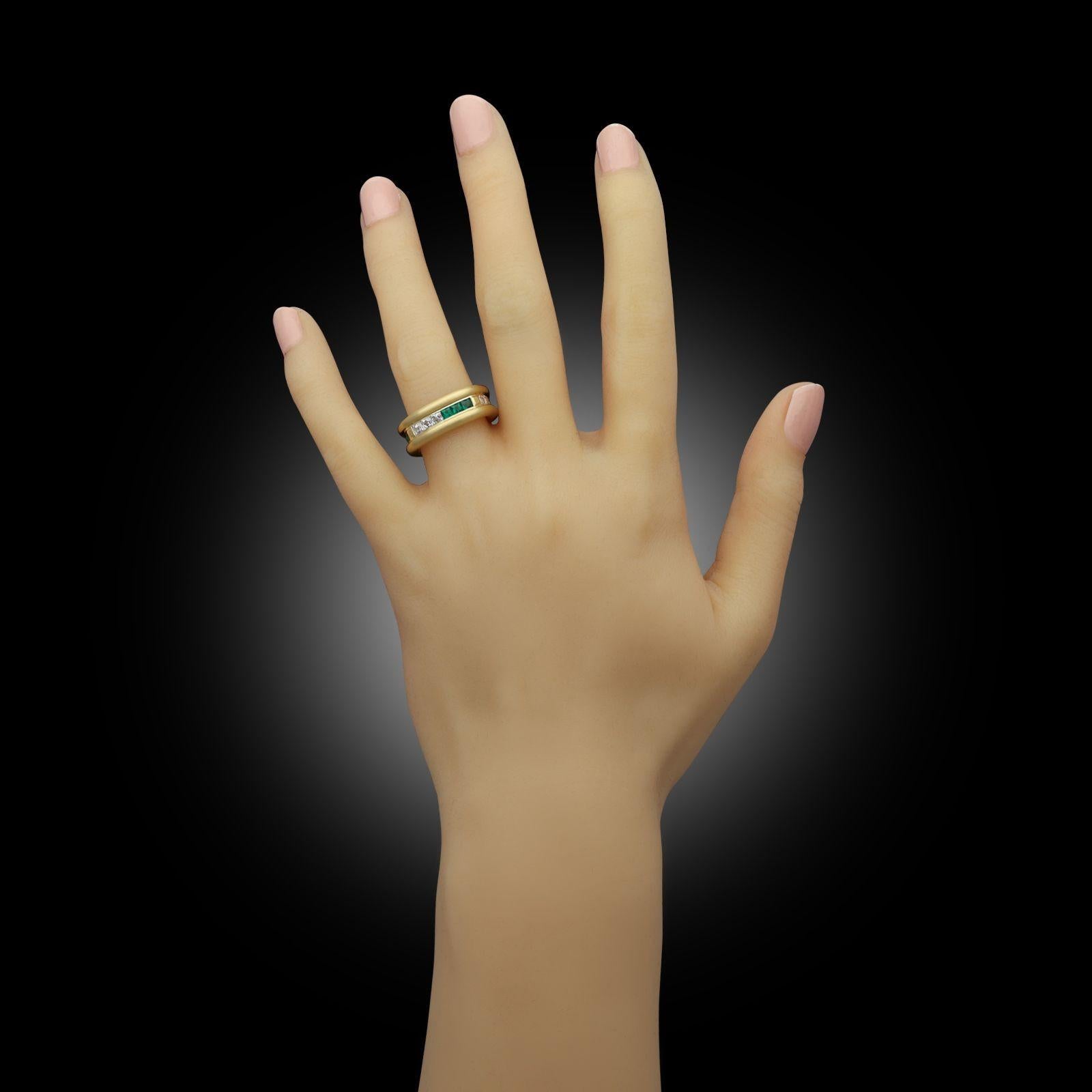 Hancocks French Cut Diamond and Emerald 'Donut' Eternity Ring in 18ct Gold For Sale 2