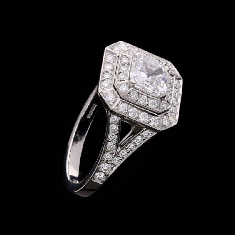 Hancocks Vintage 0.91 Carat D Color Asscher Cut Diamond and Platinum Ring In New Condition In London, GB