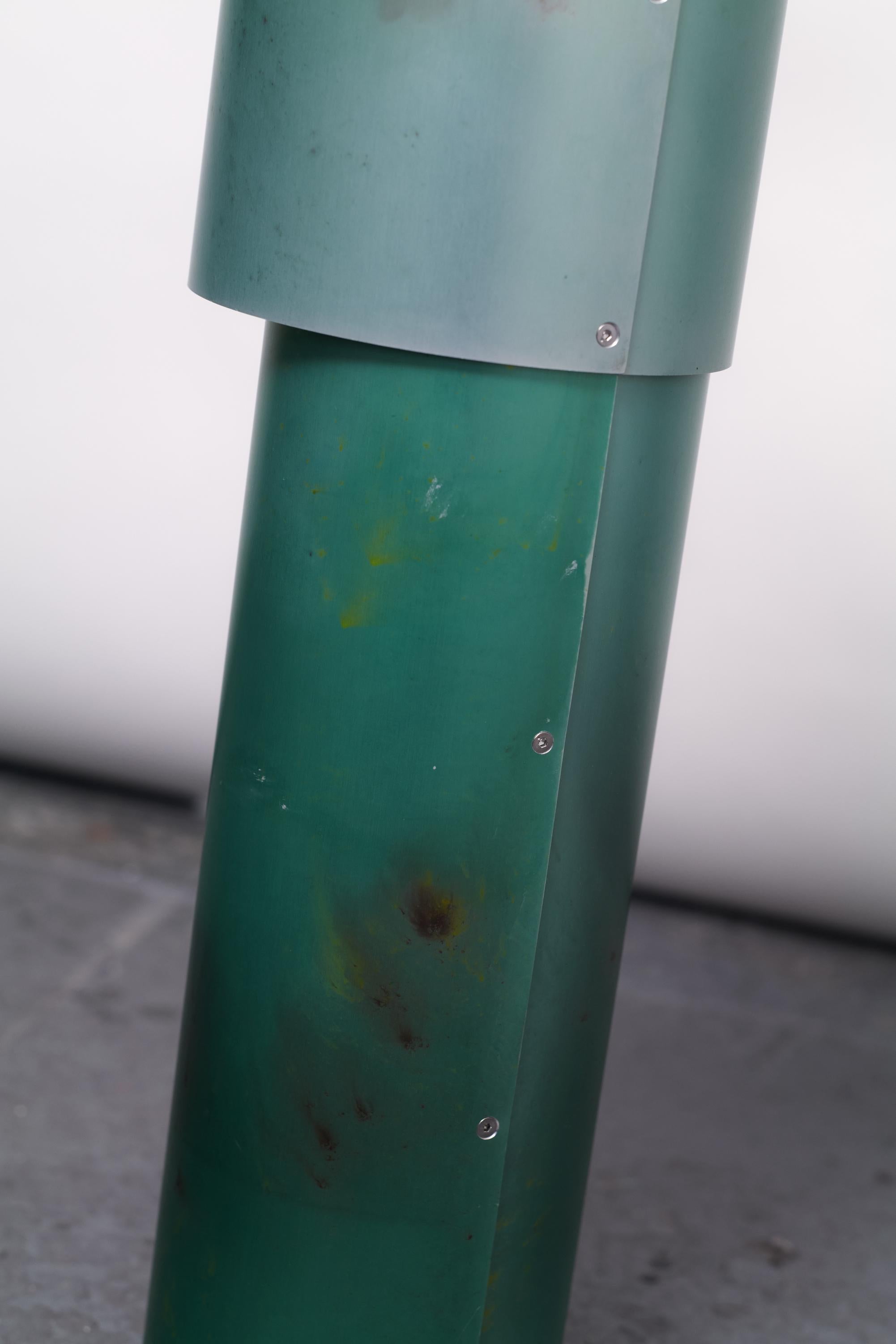 Britannique Lampe d'ambiance en aluminium anodisé à la main de la collection Cosmos, vert/multicolore en vente