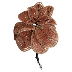 Mano de cuentas Lg Boutonniere Flor Rosa Floral Mostrar Muchos Pétalos