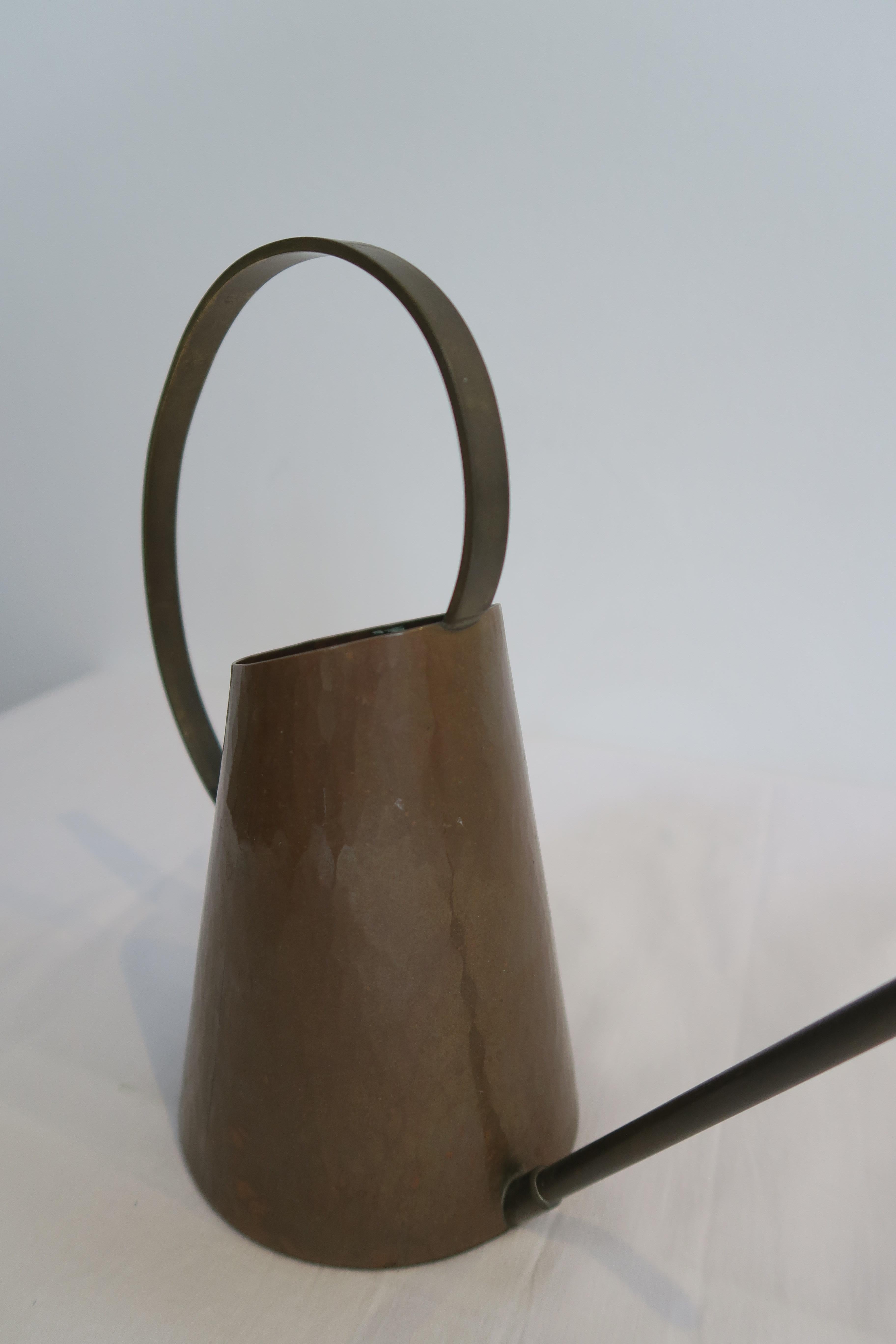 Hand-Beaten Copper Watering Can In Excellent Condition In Vienna, AT