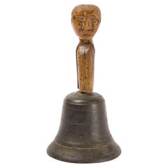 Handglocke mit Folk Art Carved Griff