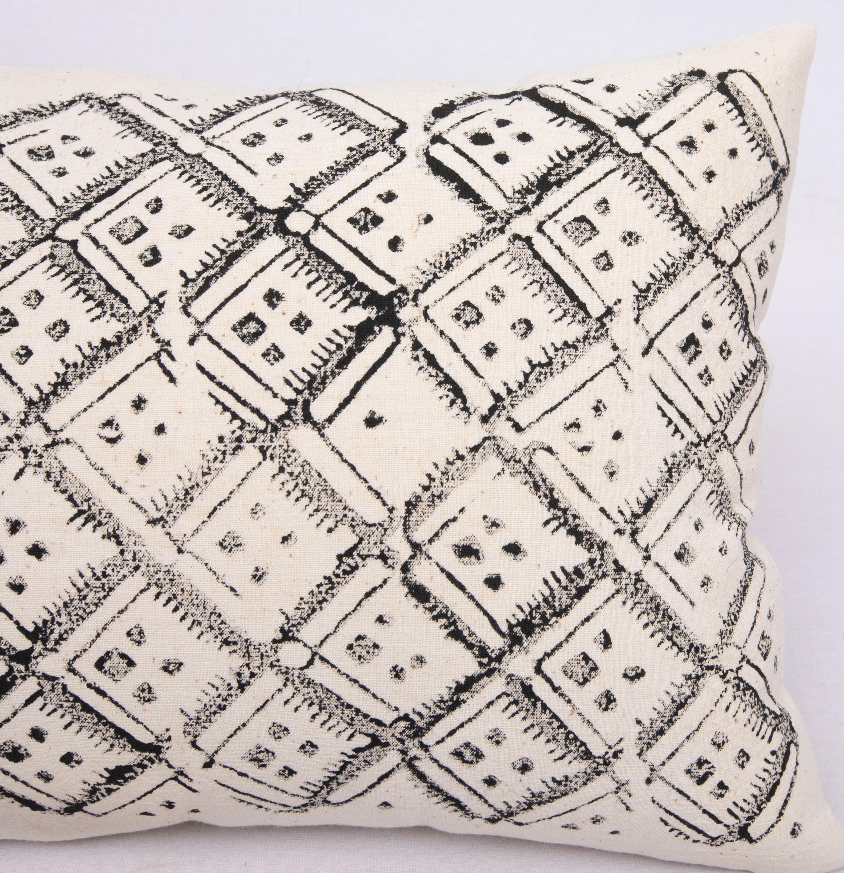 Mid-Century Modern Hand Block Printed Lumbar Pillow Case For Sale