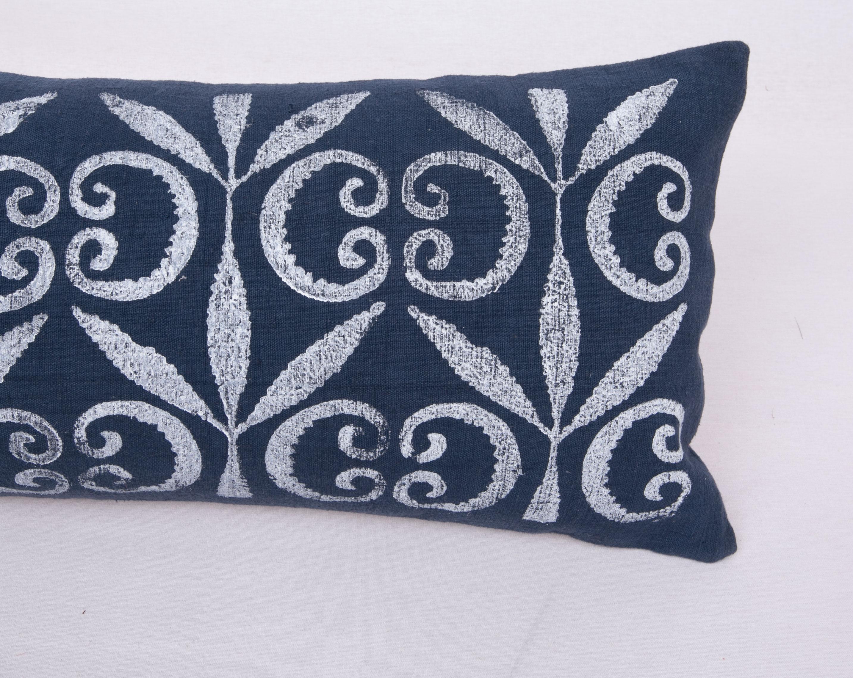 Hand-Woven Hand Block Printed Lumbar Pillow Case For Sale