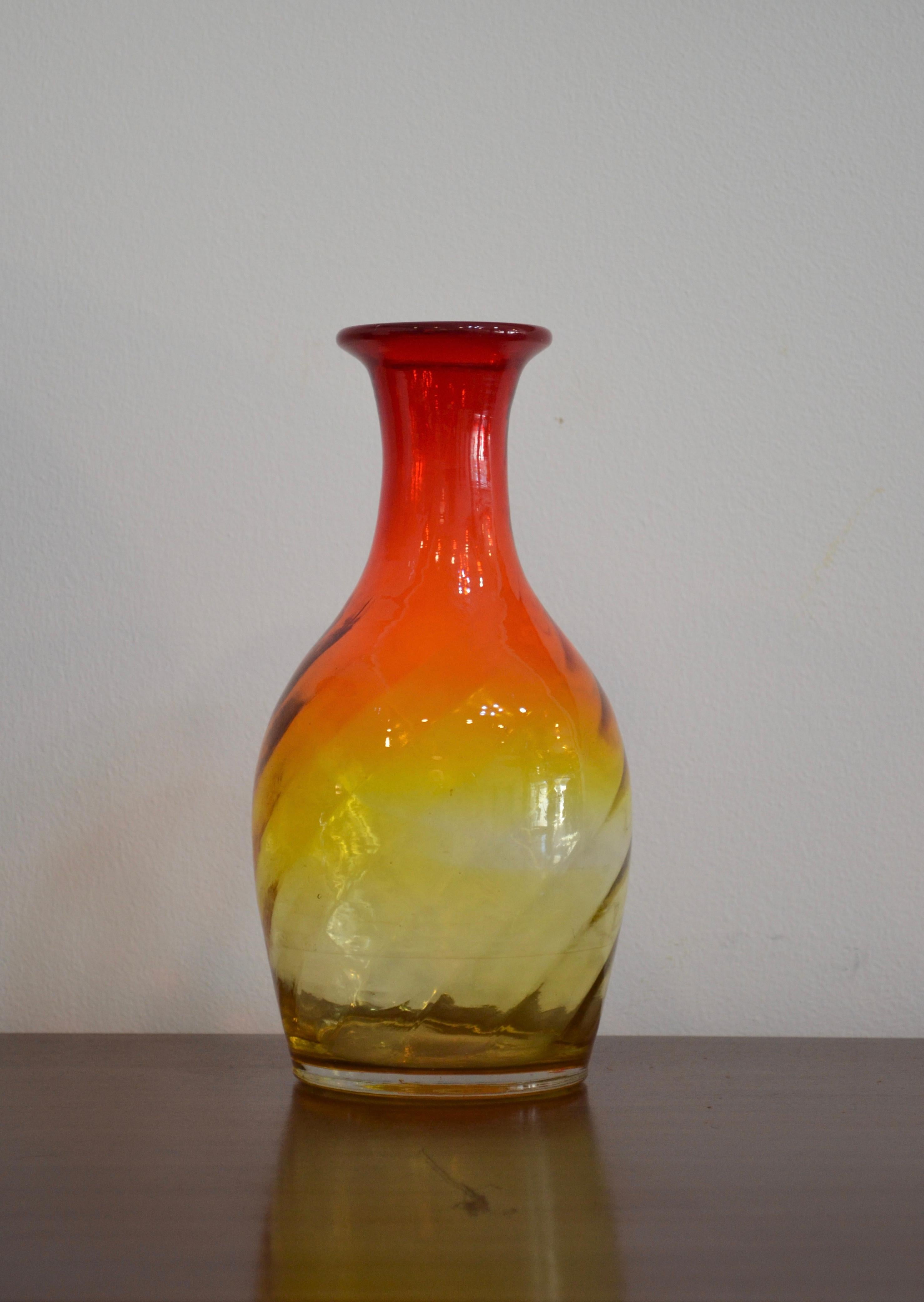 Hand-Blown amberina Art Glass Vase by Blenko in vendita 1