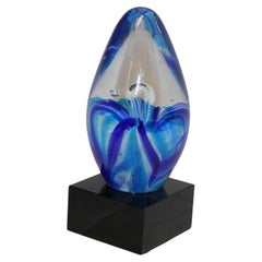 Handgeblasenes blaues Wirbel-Kunstglas