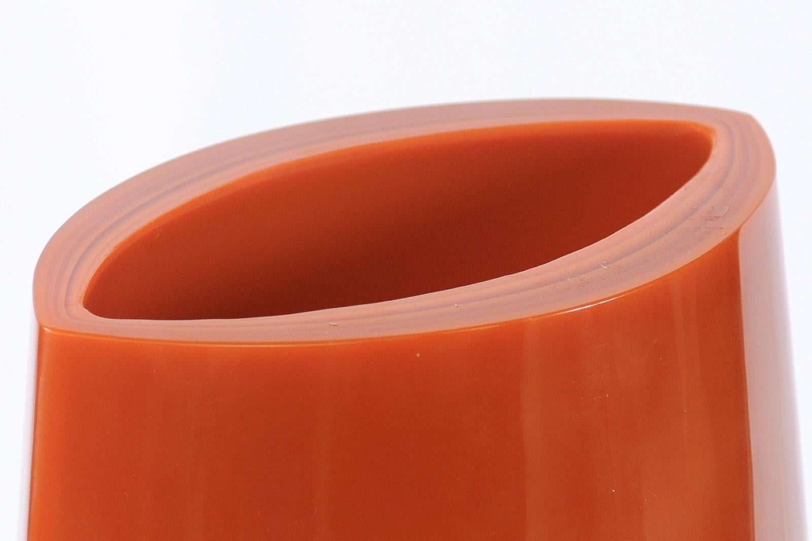 Hand-Blown Bright Orange Peking Glass Vase - Robert Kuo In Good Condition In Atlanta, GA