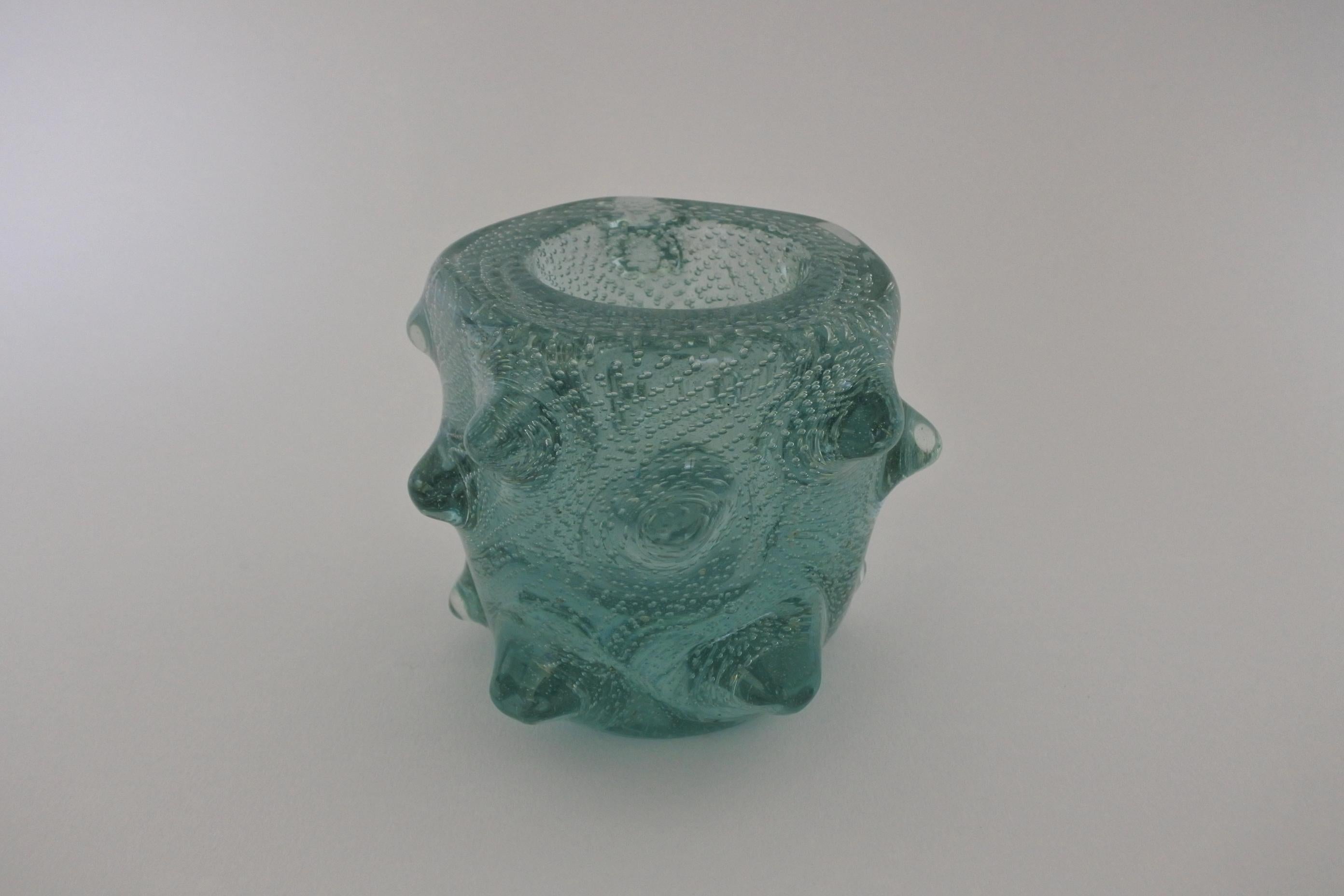 Milieu du XXe siècle Vase en verre bullé soufflé à la main attribué à Venini, Italie, années 1960 en vente