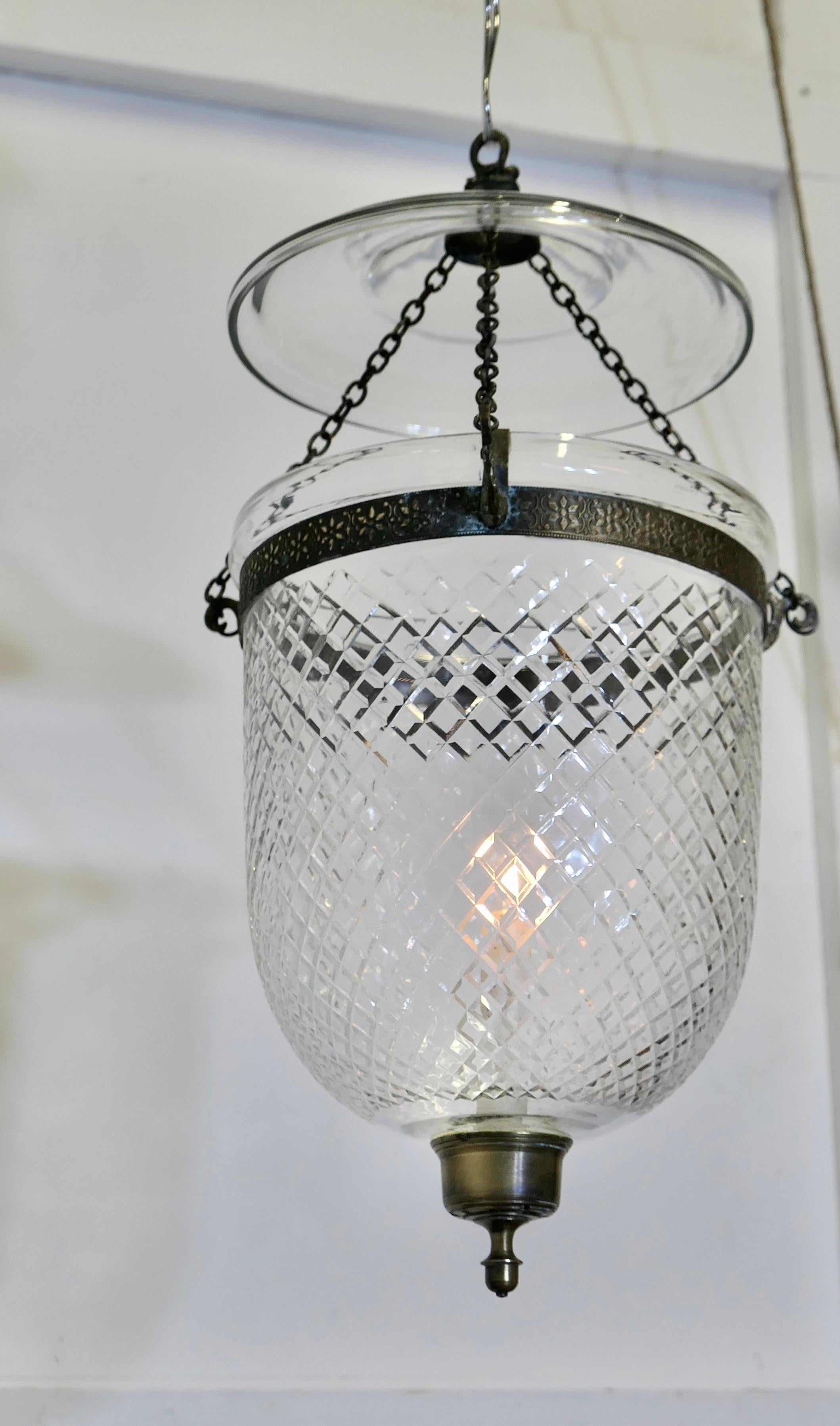 Belle Époque Lanterna a campana in cristallo soffiato a mano con taglio a diamante in vendita