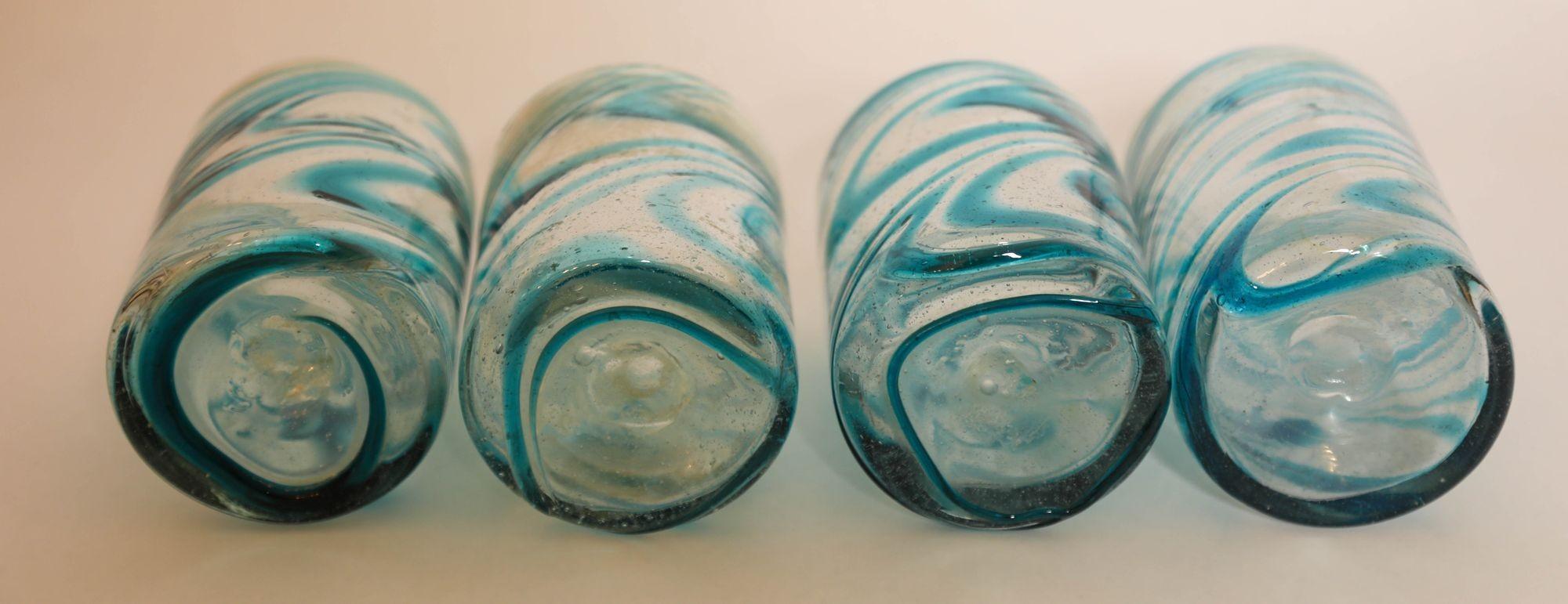 Hand Blown Drinking Glasses Handcrafted Blue Swirl set of 4 In Good Condition For Sale In North Hollywood, CA