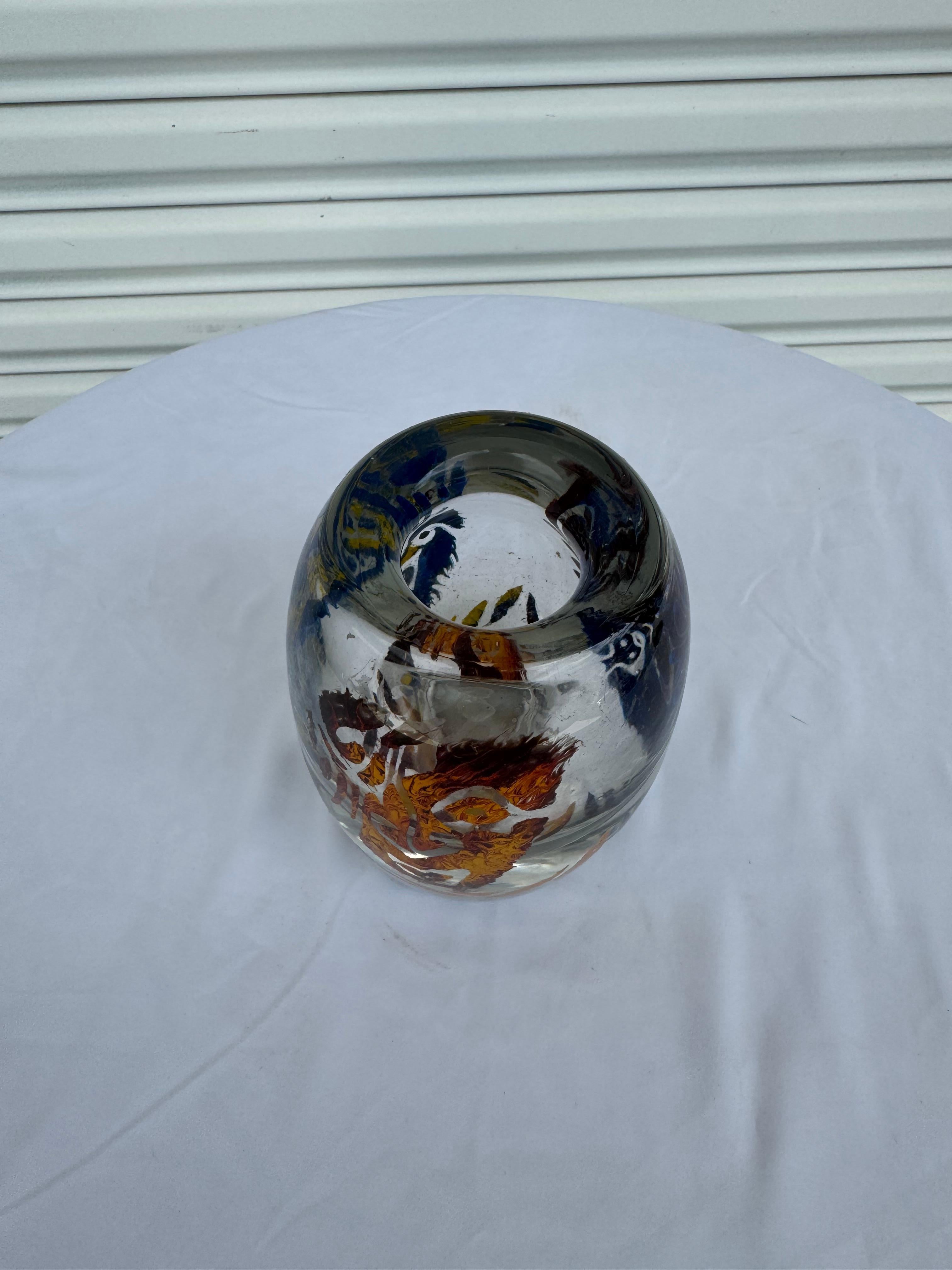 Vase soufflé à la main par Fallin. Verre de style Murano.

signé et gravé sur la face inférieure.
