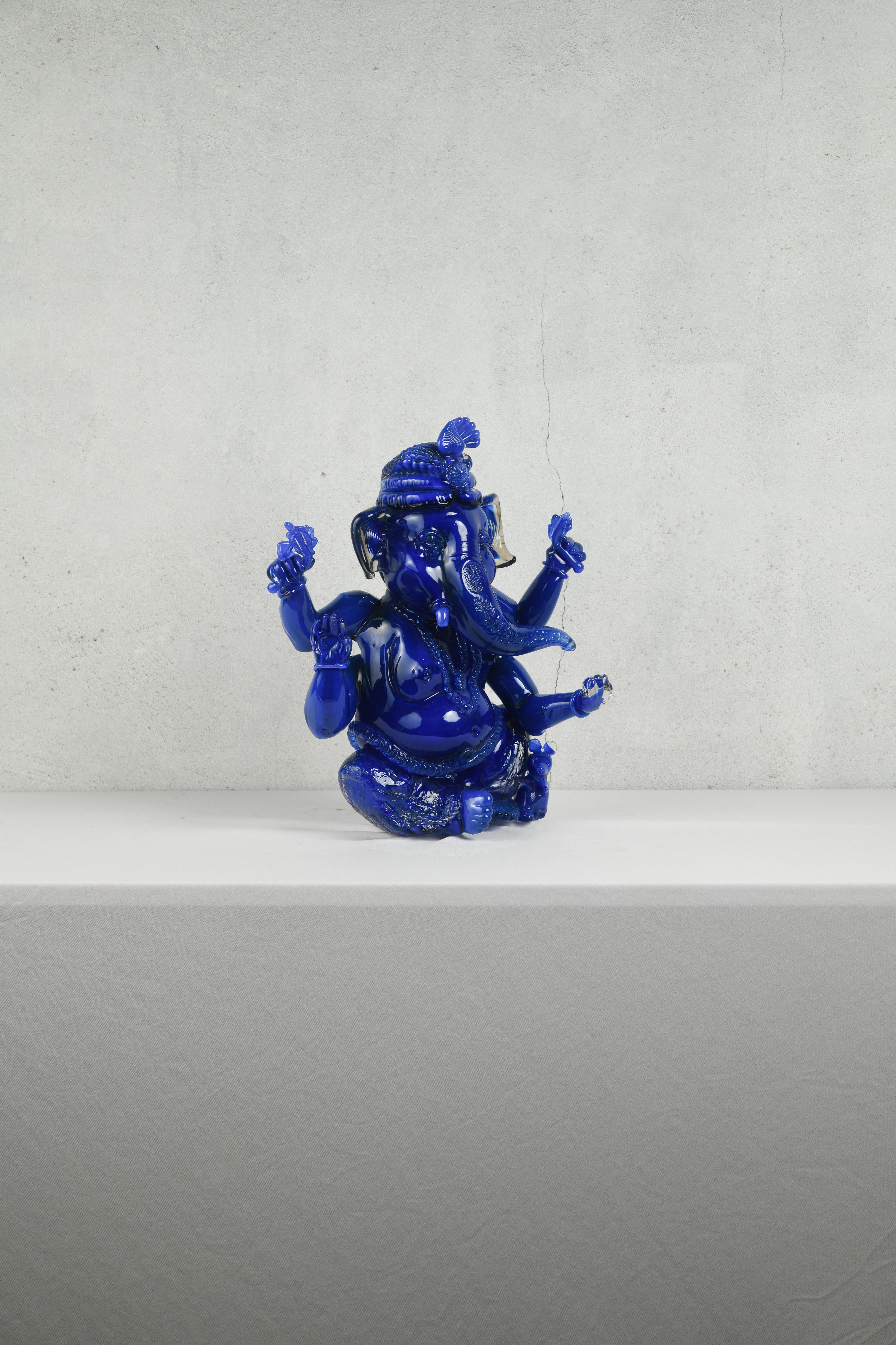 Indien Sculpture de Ganesh en verre soufflé à la main en vente