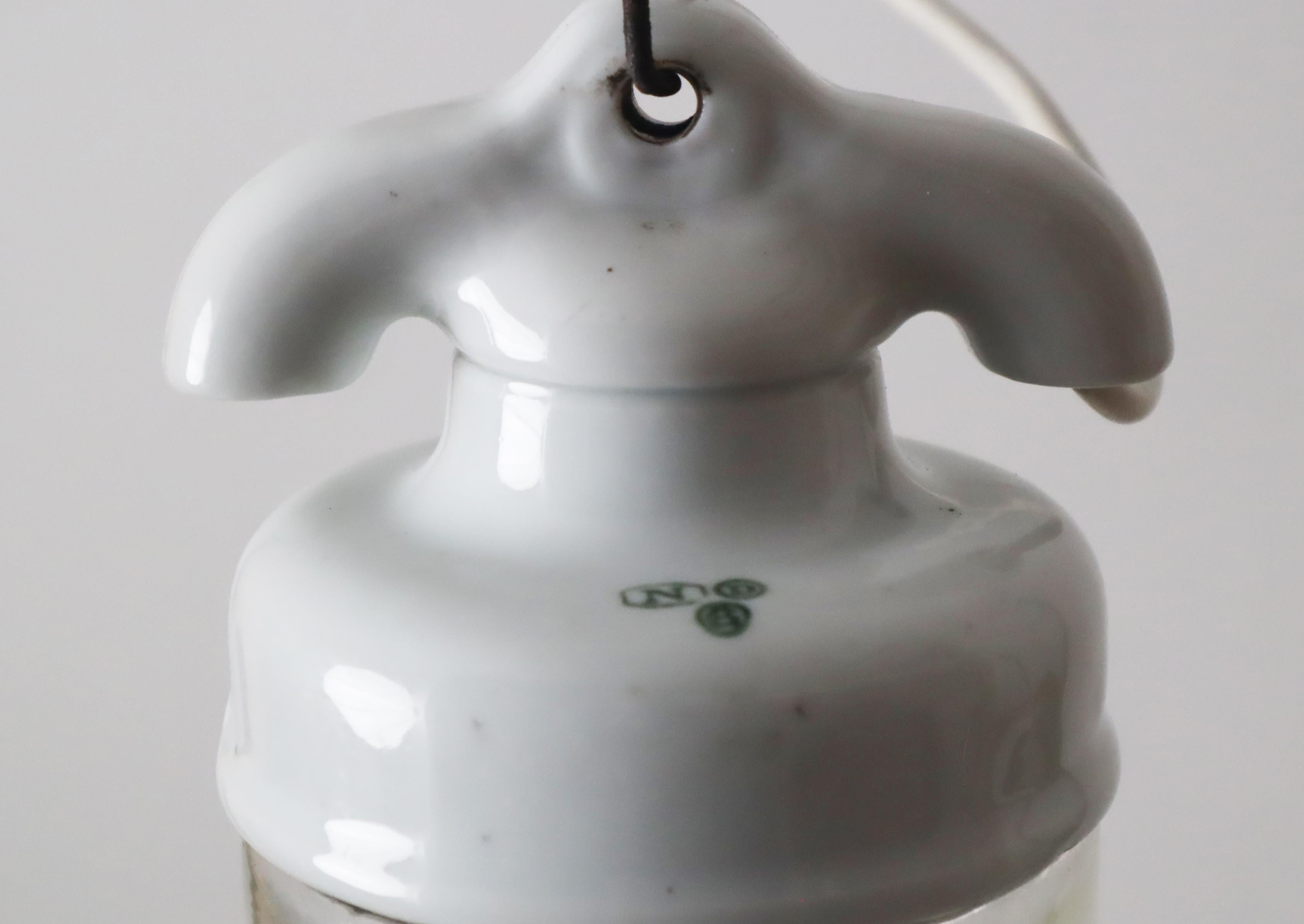 Lampe à ampoule en verre soufflé à la main dans le style Bauhaus, Danemark, années 1930 en vente 5