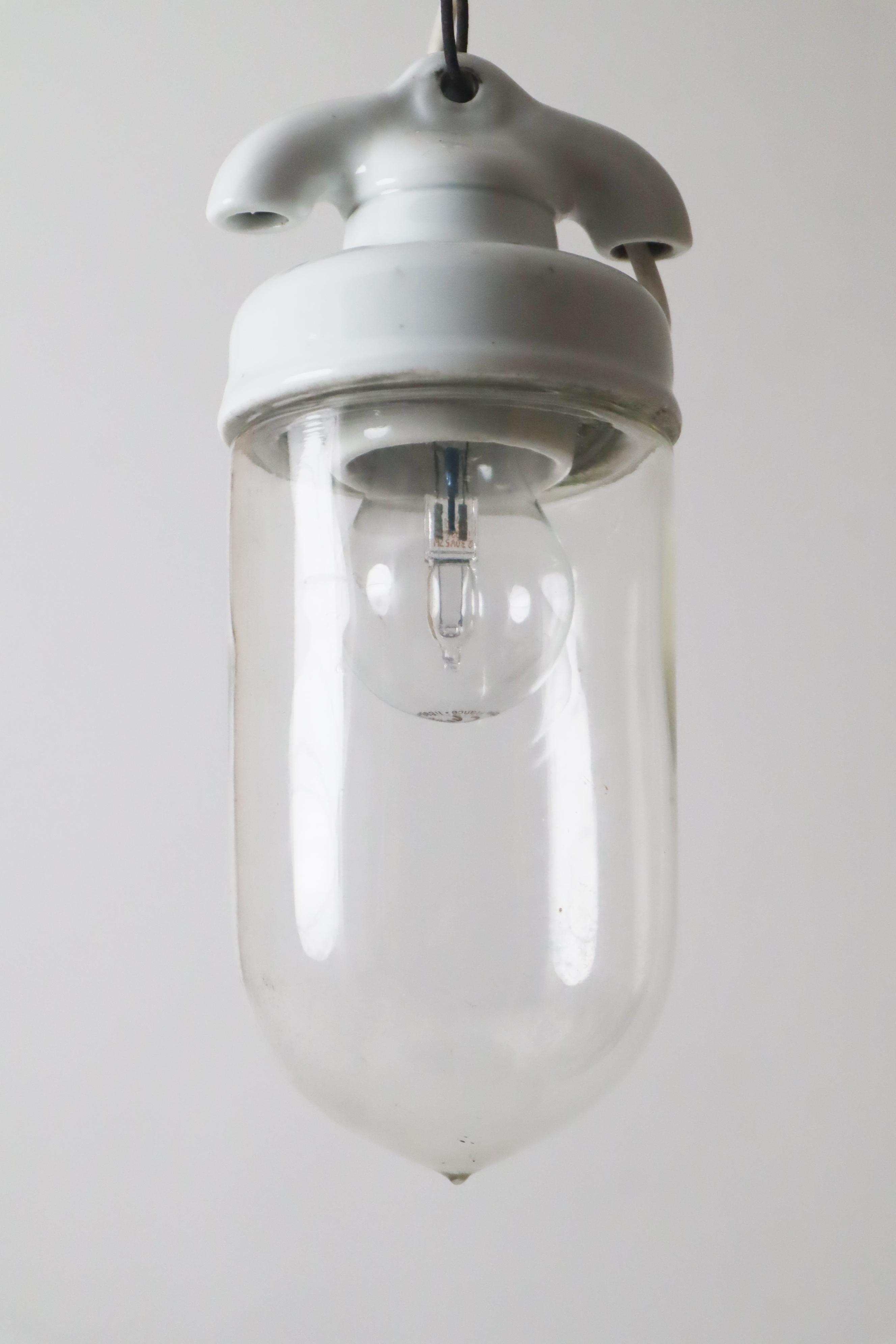 Fait main Lampe à ampoule en verre soufflé à la main dans le style Bauhaus, Danemark, années 1930 en vente