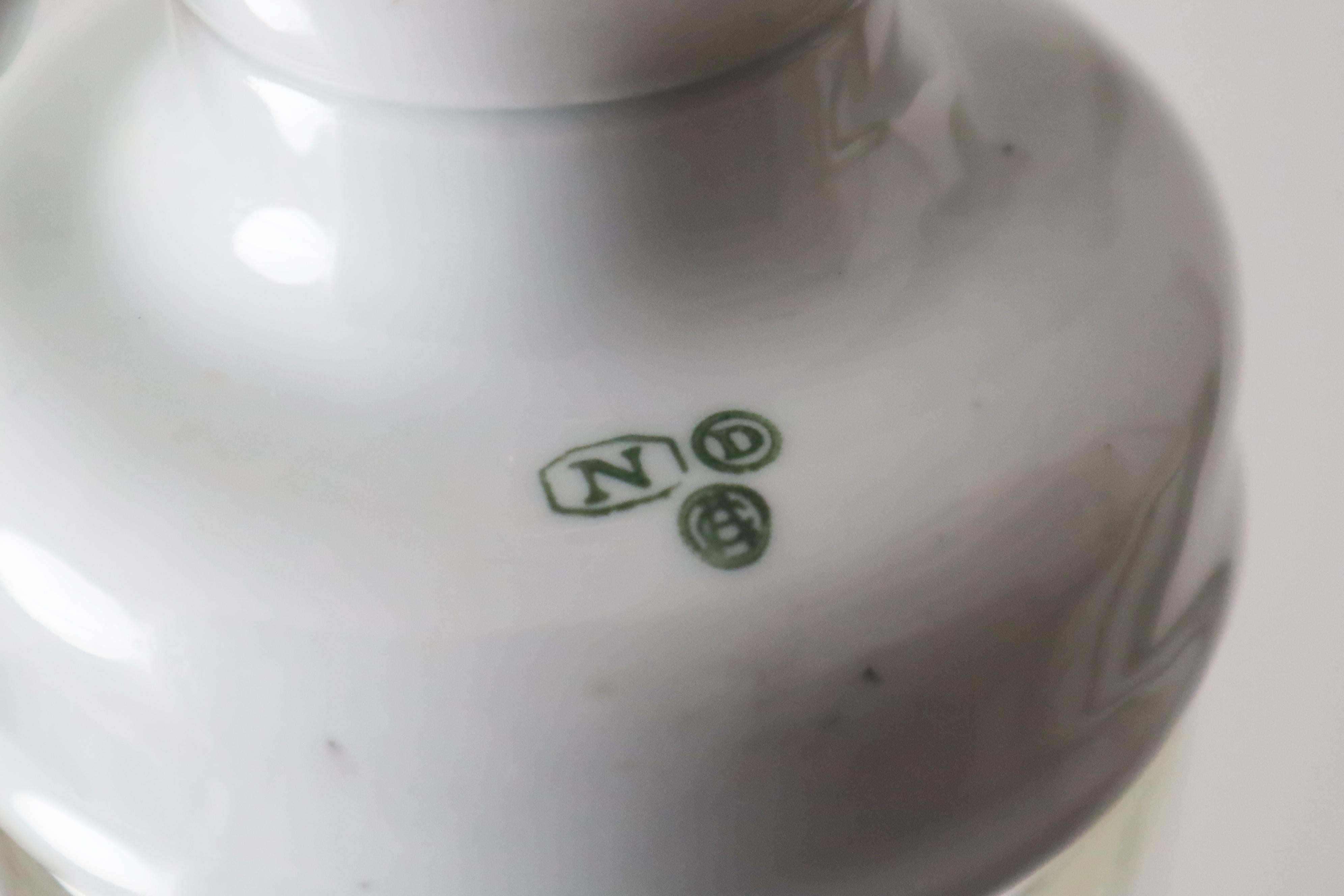 Milieu du XXe siècle Lampe à ampoule en verre soufflé à la main dans le style Bauhaus, Danemark, années 1930 en vente