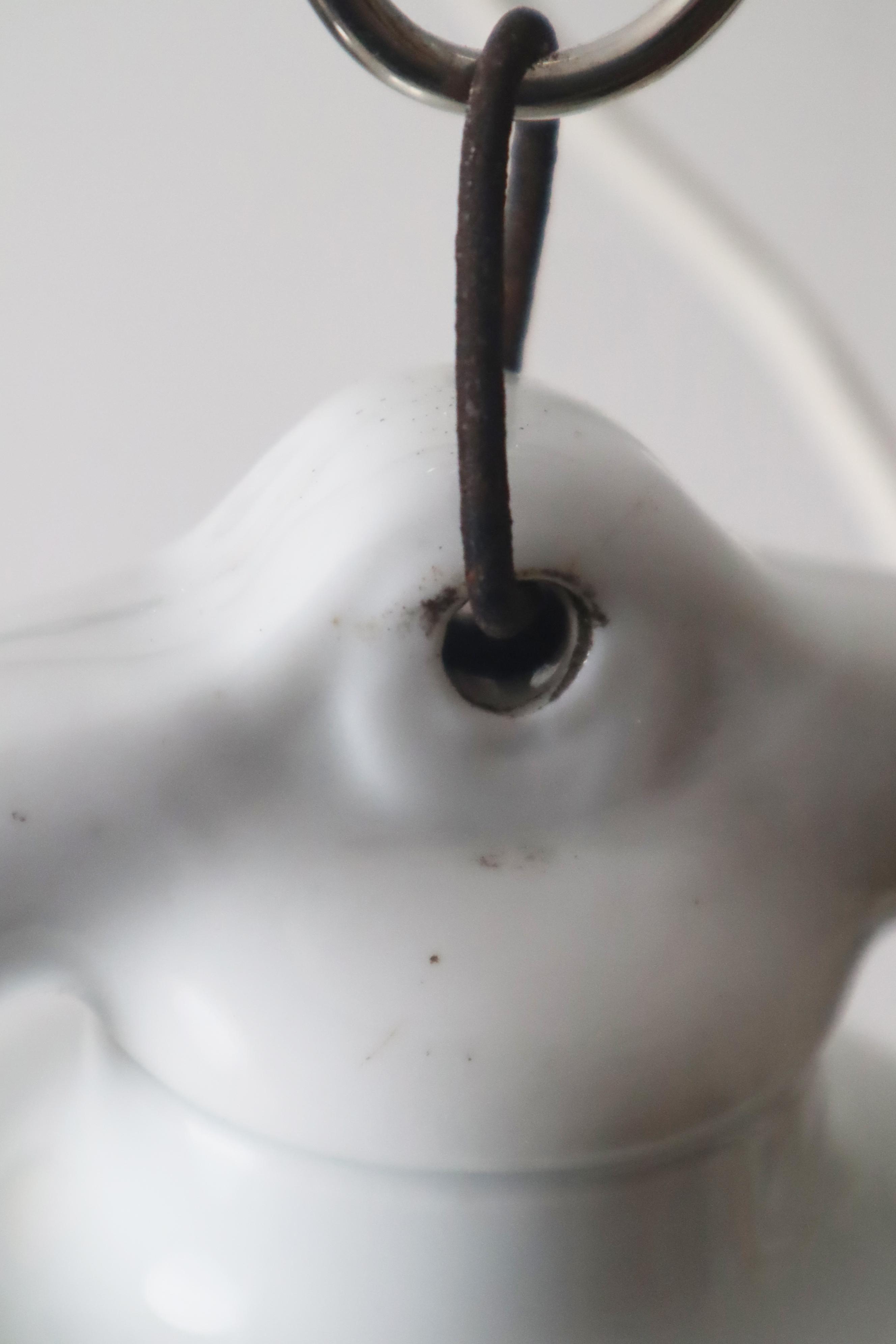 Porcelaine Lampe à ampoule en verre soufflé à la main dans le style Bauhaus, Danemark, années 1930 en vente