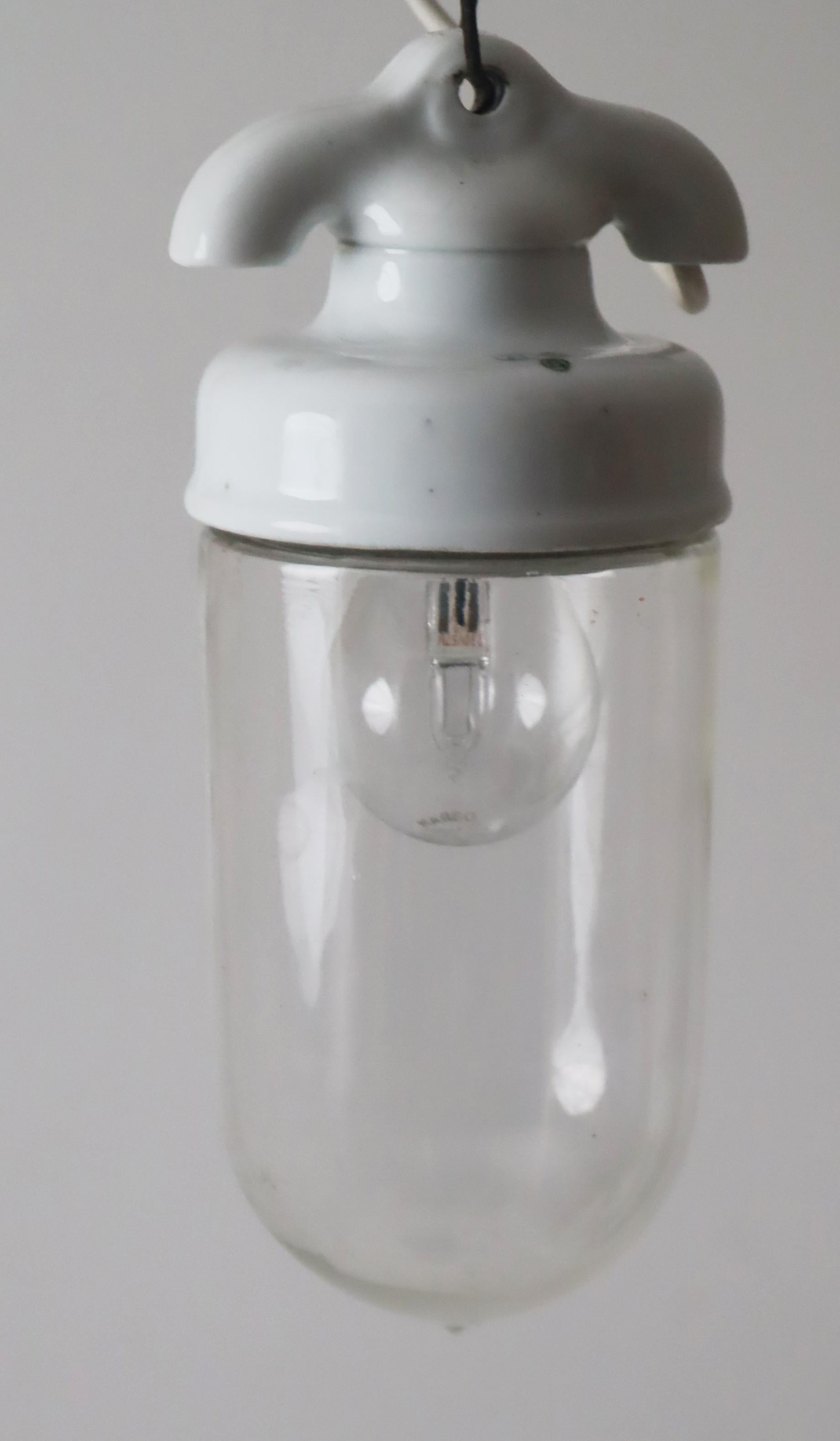 Lampe à ampoule en verre soufflé à la main dans le style Bauhaus, Danemark, années 1930 en vente 1