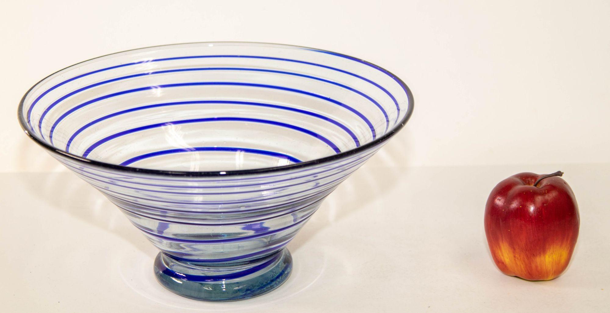 Hand-Blown Glass Centerpiece Italian Art Glass Dish Bowl 1970's For Sale 5