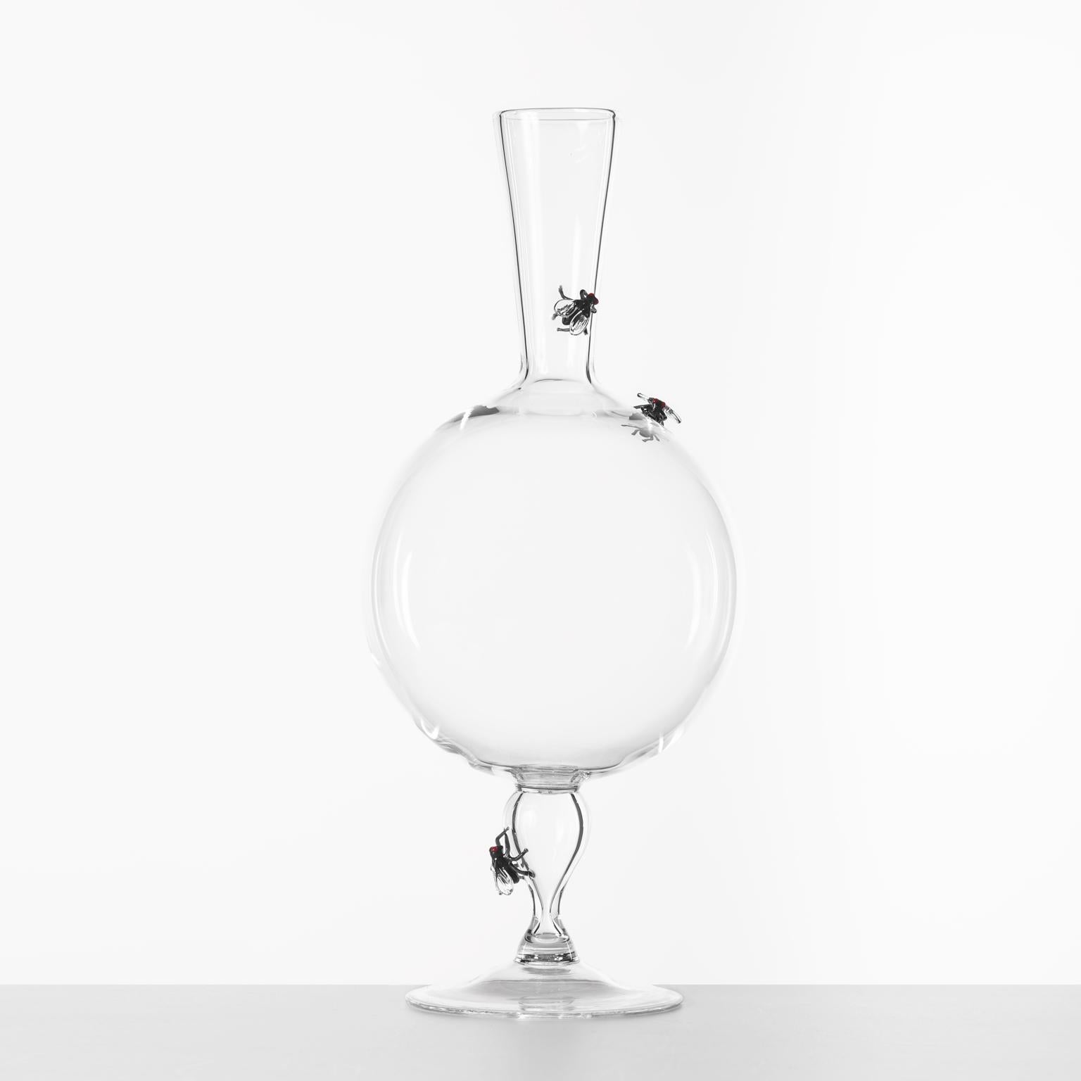 'Vanitas Decanter' Hand Blown Glass Decanter by Simone Crestani

Vanitas Decanter is one of the pieces from the Vanitas Collection.

