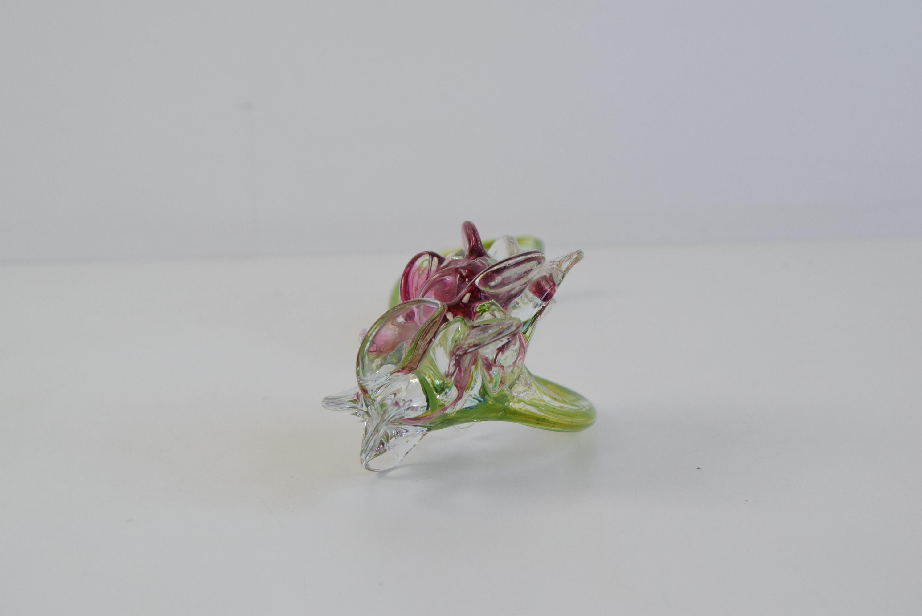 Hand-Blown Glass Rose Sculpture, Czechoslovakia, 1970s In Good Condition For Sale In Praha, CZ