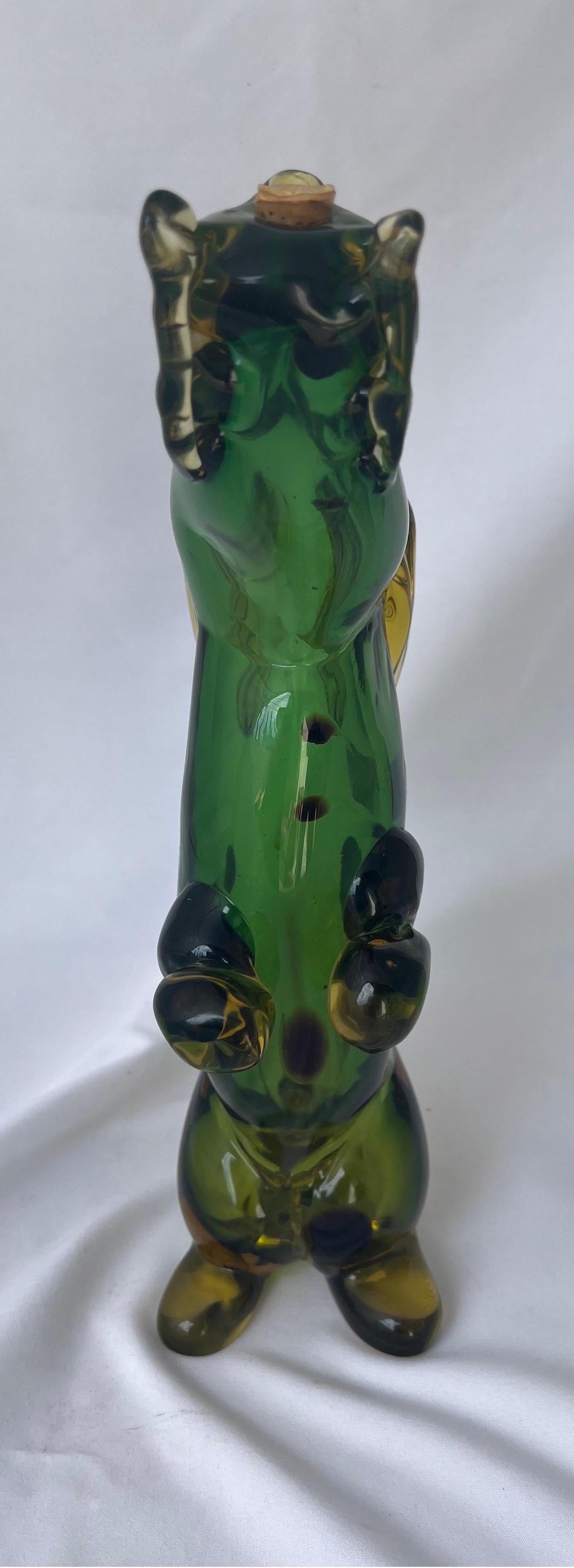 Hand Blown Italian Decanter Depicting A Dog In Good Condition For Sale In Los Angeles, CA