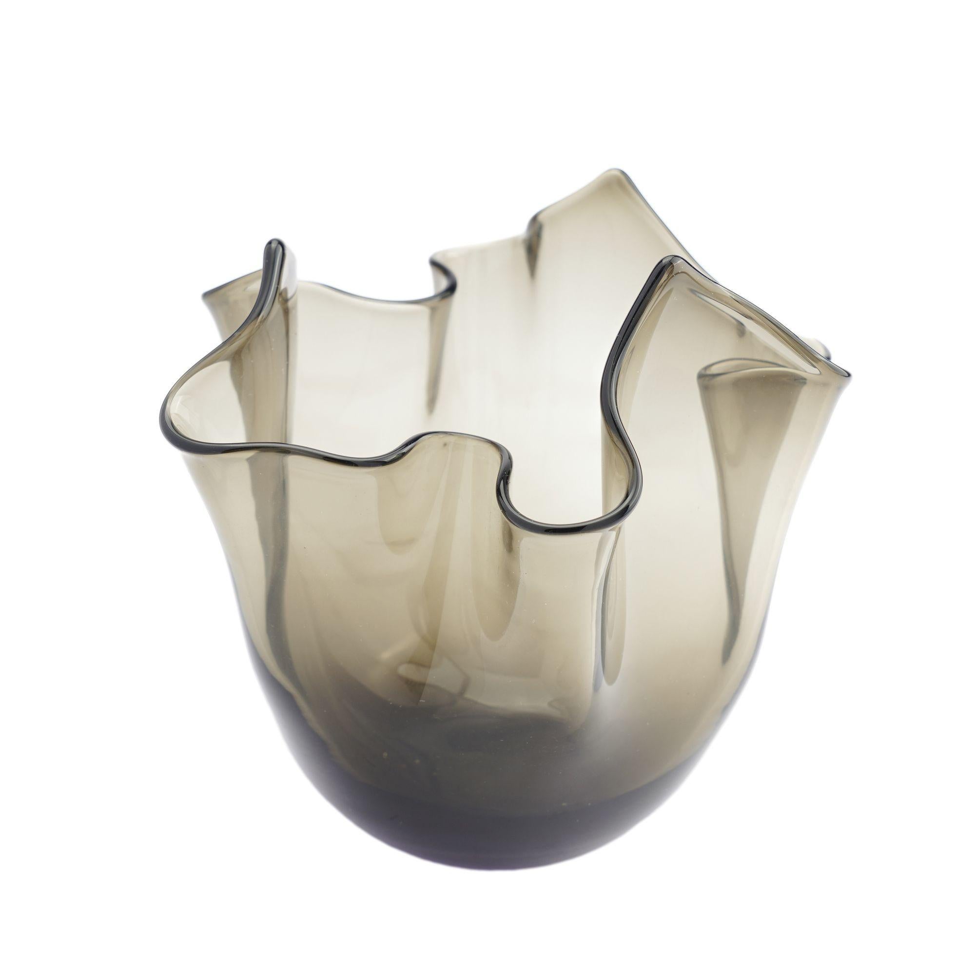 Vetro soffiato Vaso Fazzoletto italiano soffiato a mano, anni '50 in vendita