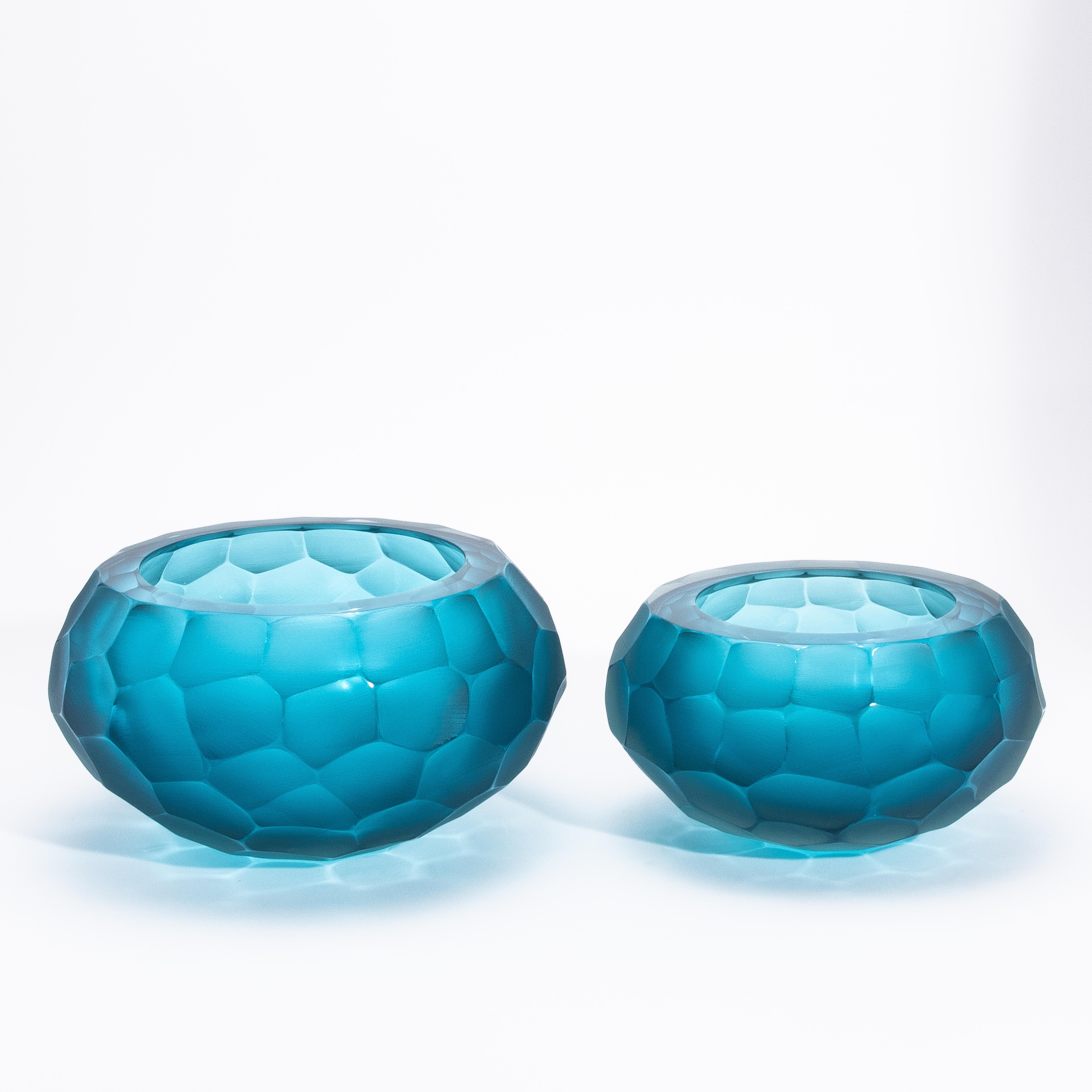 Handgeblasene moderne Murano Schale in Aquamarin Groß (Muranoglas) im Angebot