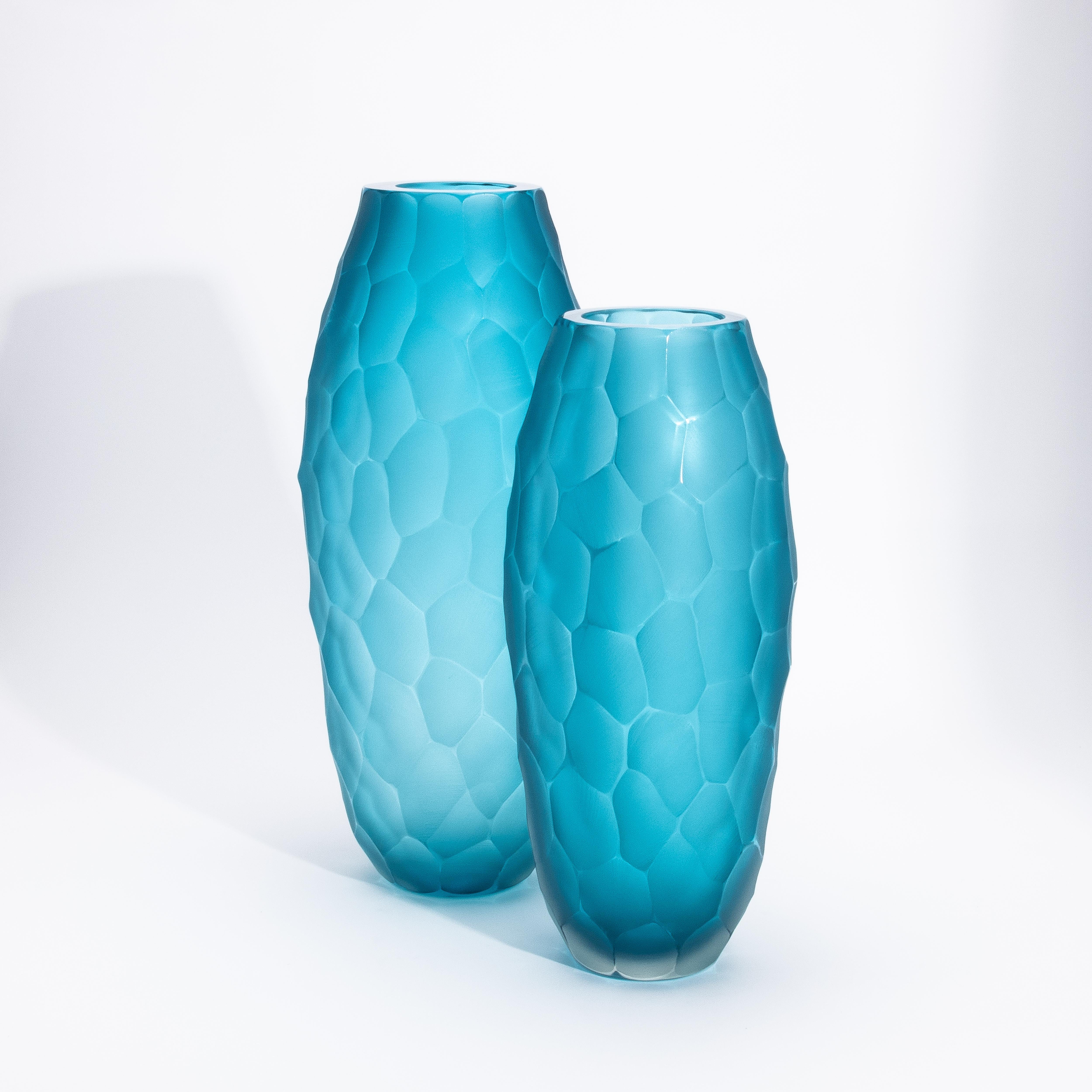 XXI secolo e contemporaneo Vaso di Murano alto e moderno soffiato a mano in acquamarina media in vendita