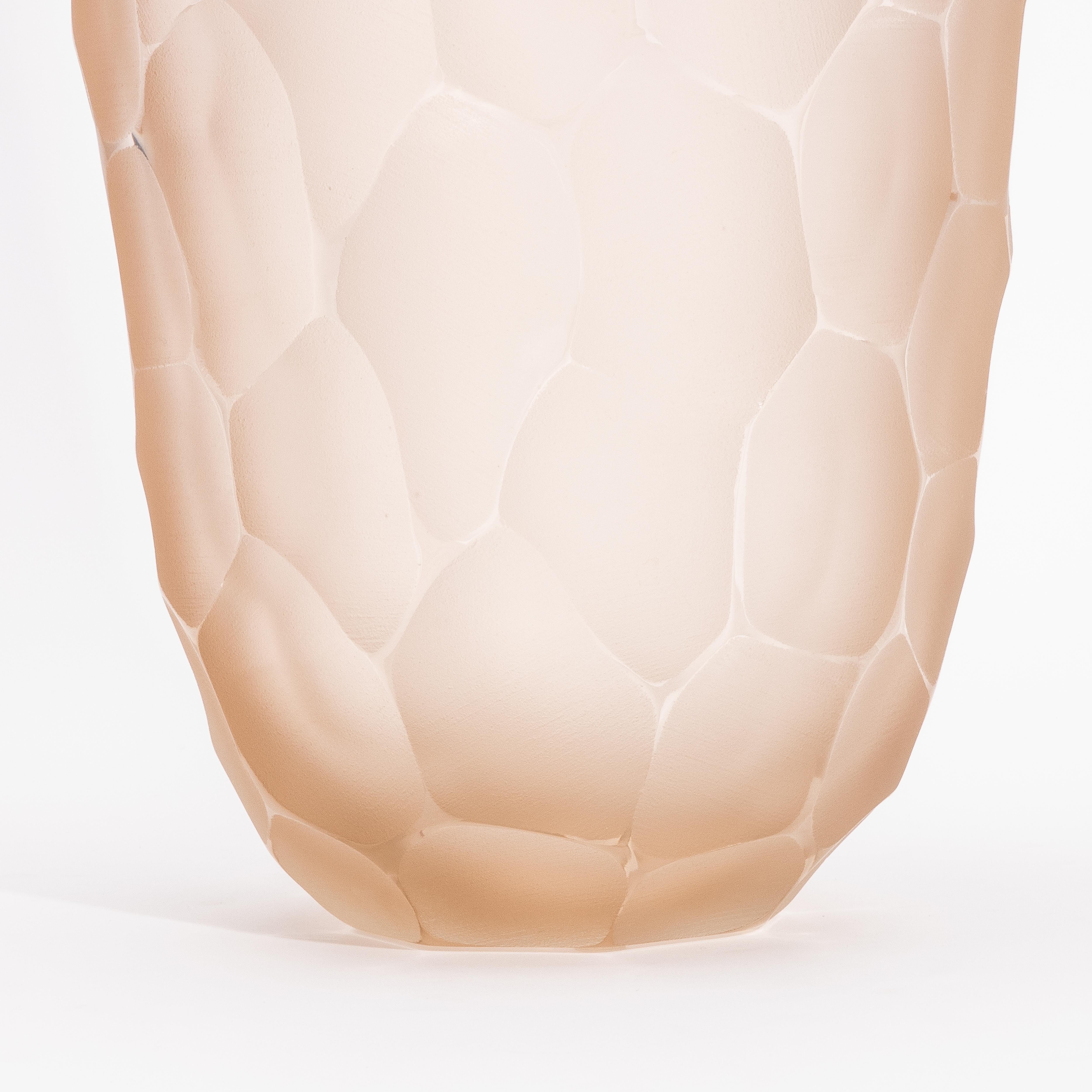 Vaso di Murano alto e moderno soffiato a mano in rosa grande in vendita 1