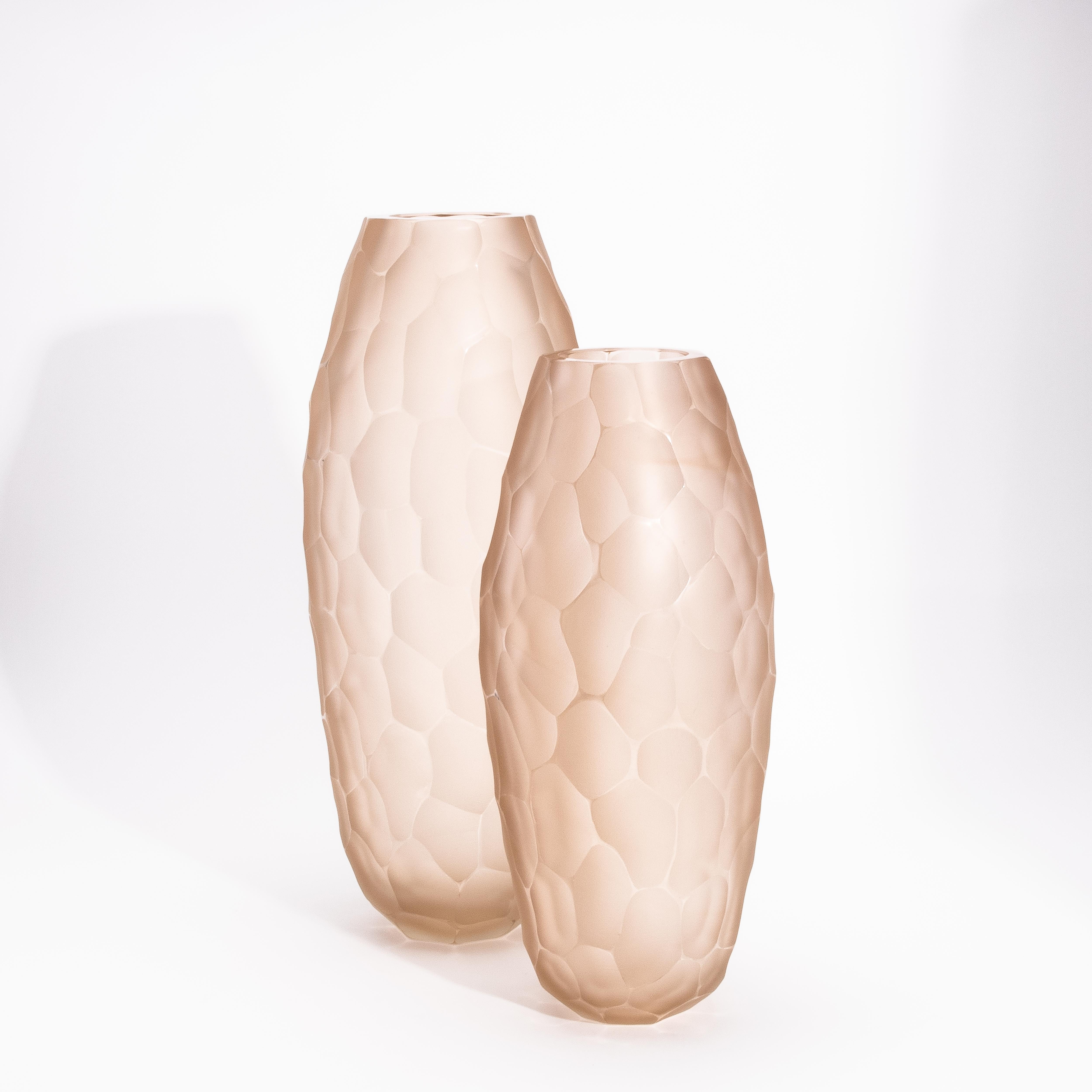 Moderno Vaso di Murano alto e moderno soffiato a mano in rosa medio in vendita