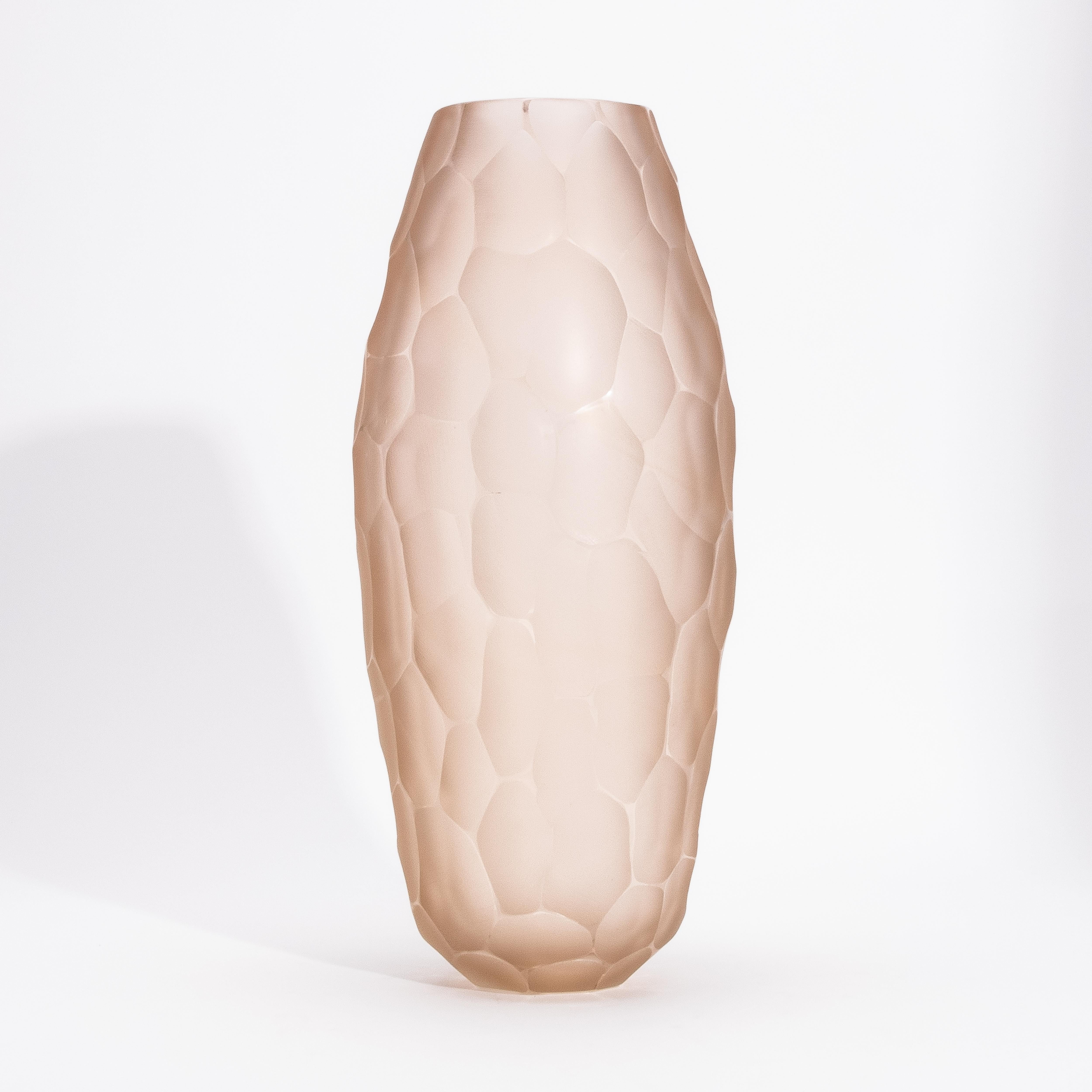 XXI secolo e contemporaneo Vaso di Murano alto e moderno soffiato a mano in rosa medio in vendita