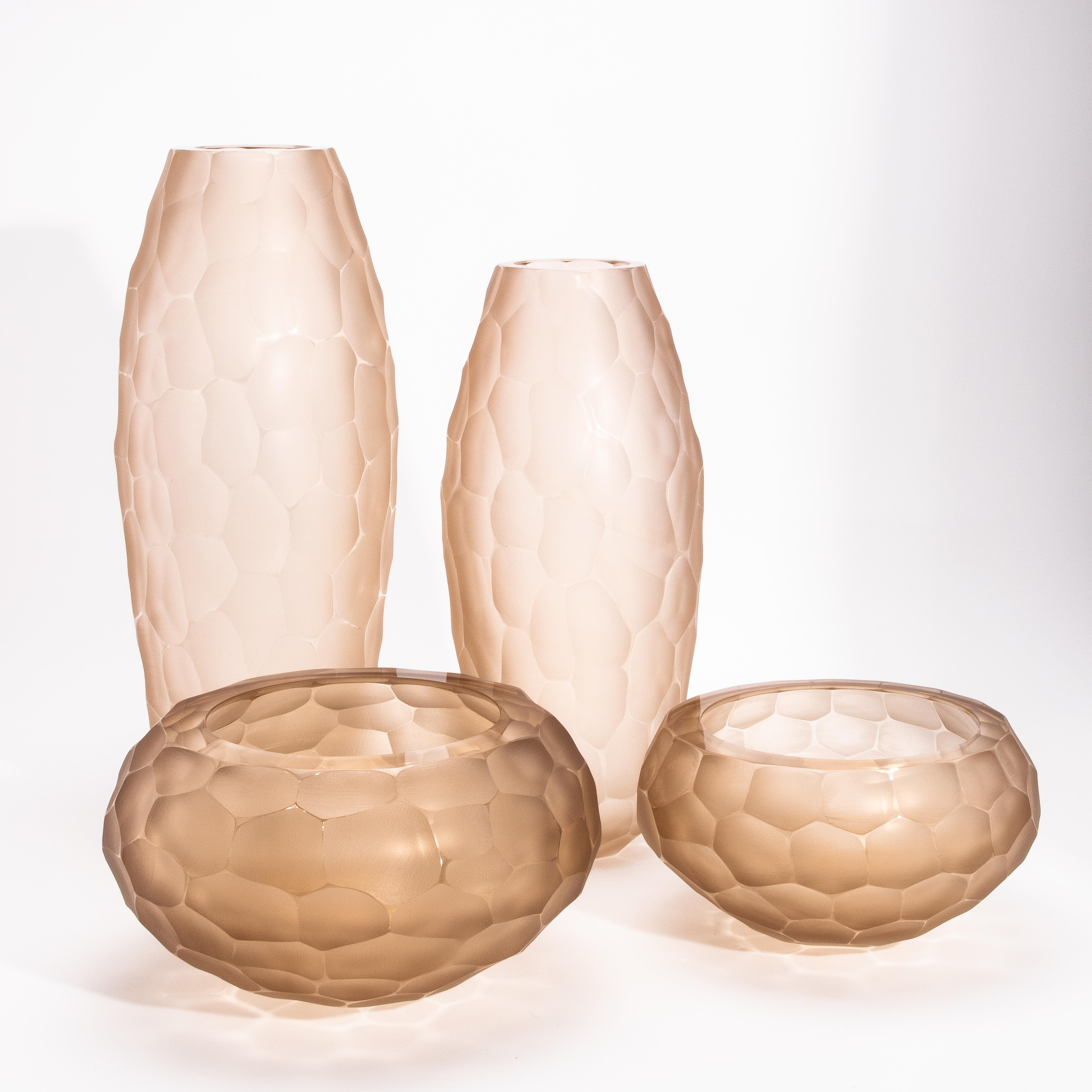 Vaso di Murano alto e moderno soffiato a mano in rosa medio in vendita 1