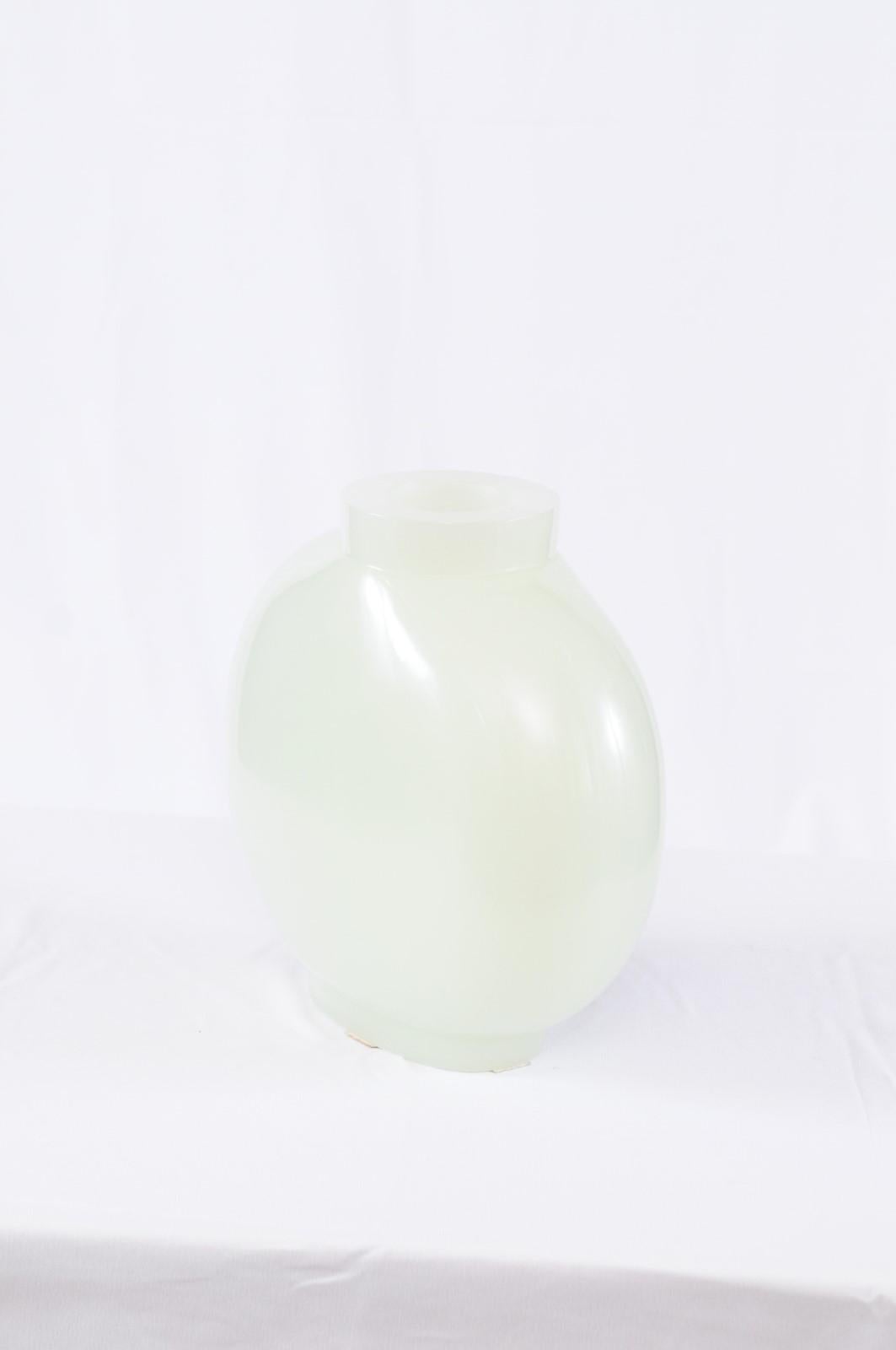 Hand-Blown Moon Flask Vase, Robert Kuo In Good Condition In Atlanta, GA