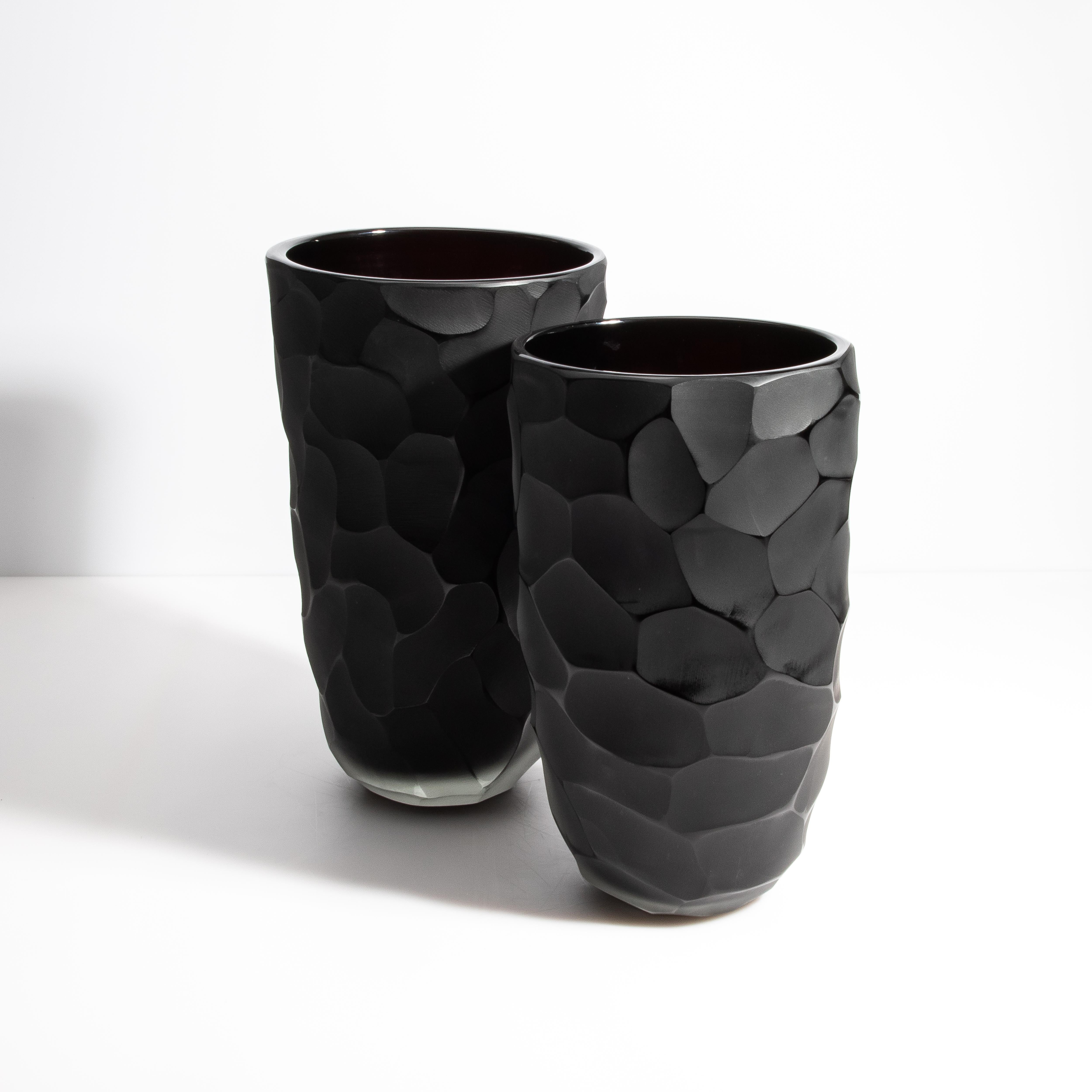 Vaso a forma di luna soffiato a mano, nero, grande in vendita 1