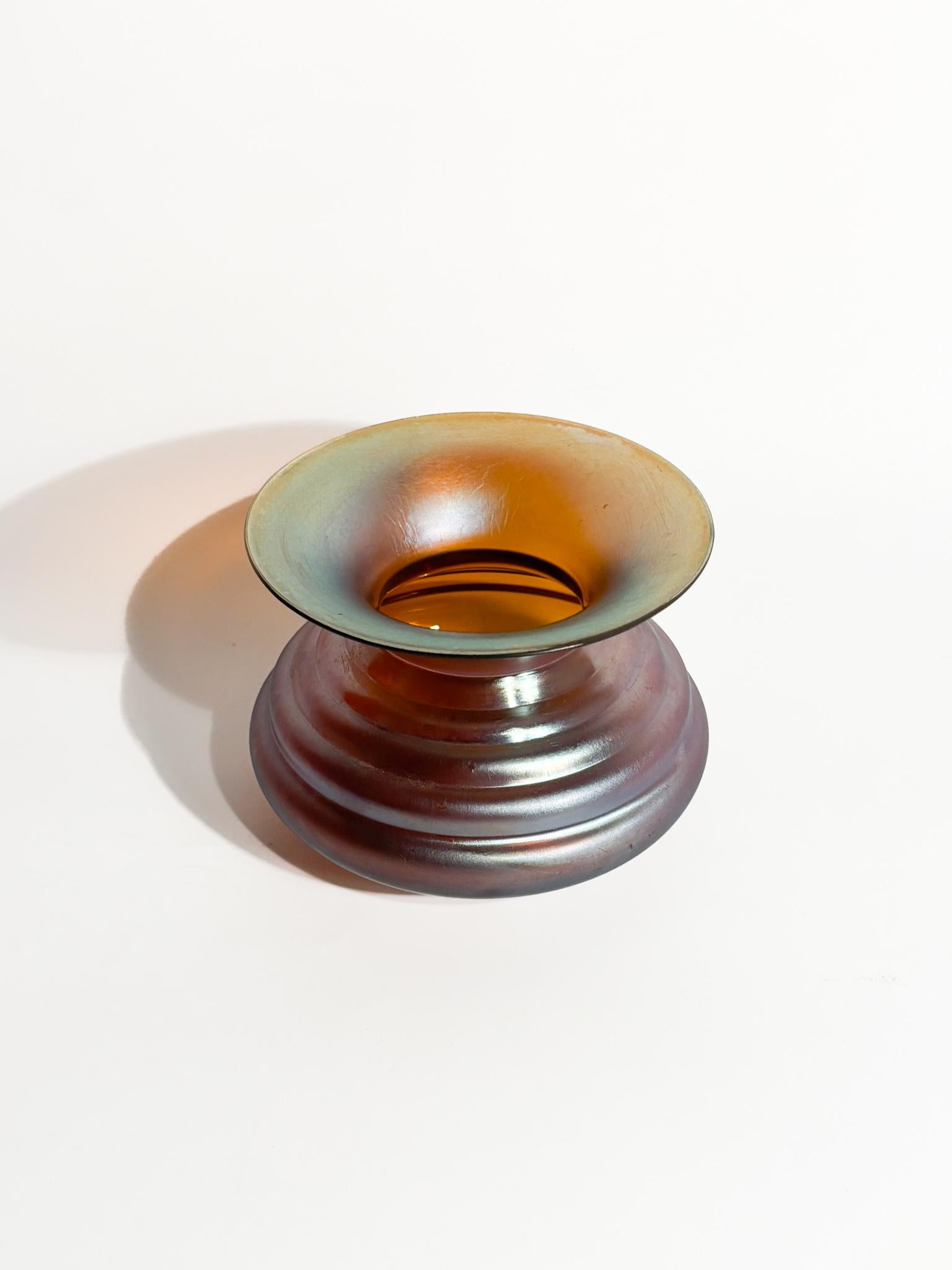 Art Déco Vaso in vetro iridescente multicolore soffiato a mano di Loetz Glass degli anni '30 in vendita