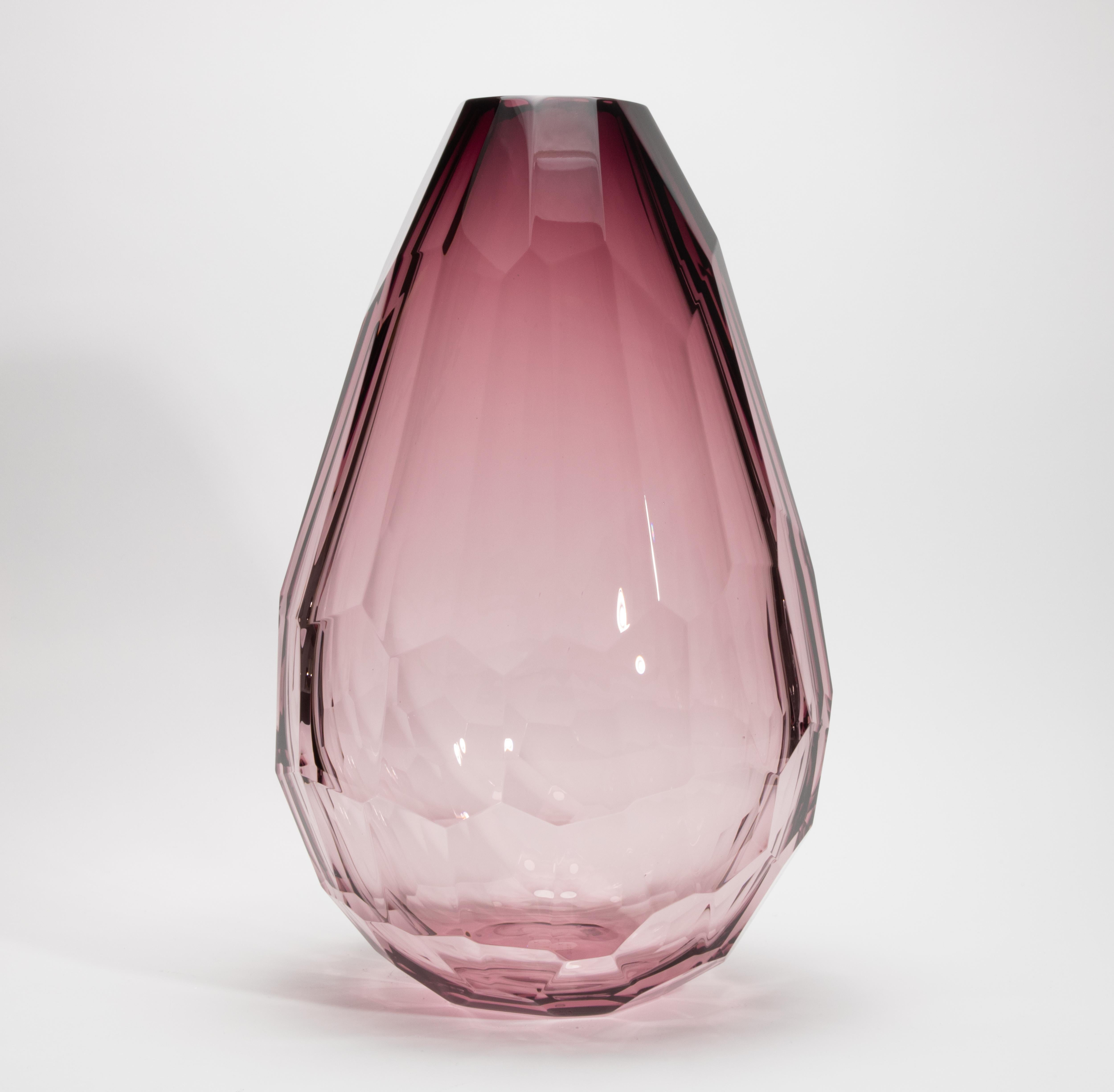 Fatto a mano Vaso a botte di Murano soffiato a mano in ametista extra alto in vendita