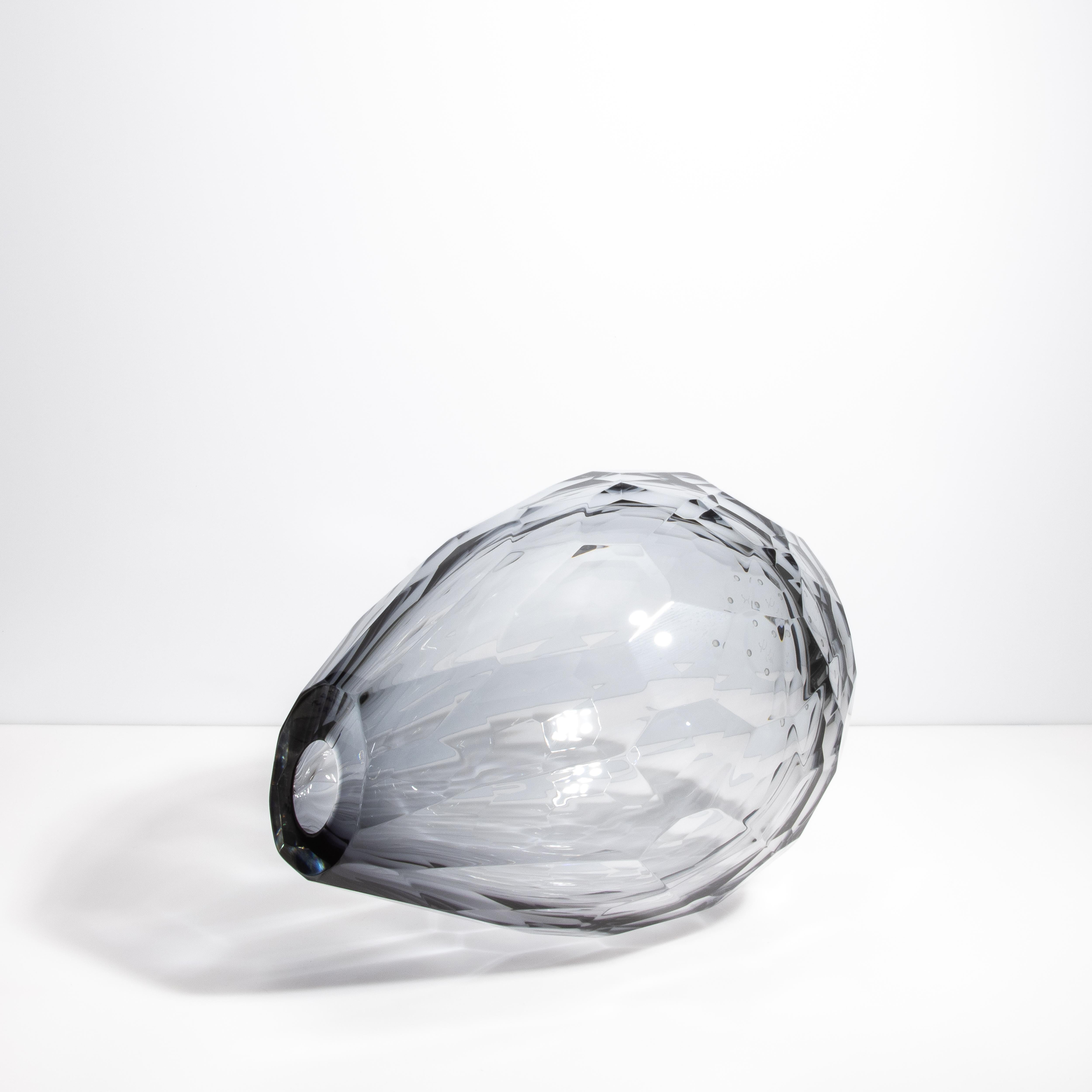 Handgeblasene Murano-Fassvase in Grau mit Seitenschliff XL im Angebot 1