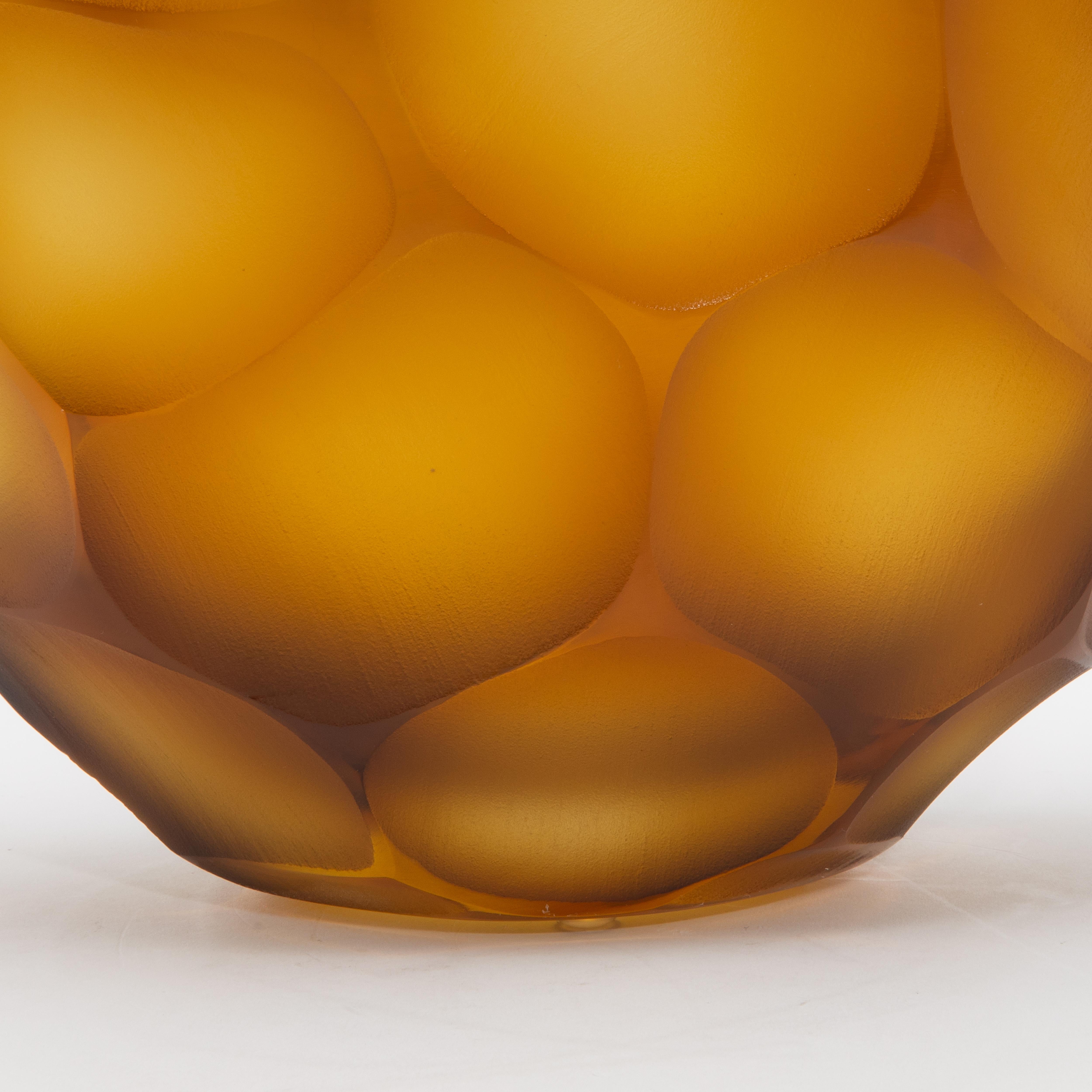 Vetro di Murano Vaso ovale Battuto di Murano soffiato a mano in ambra in vendita