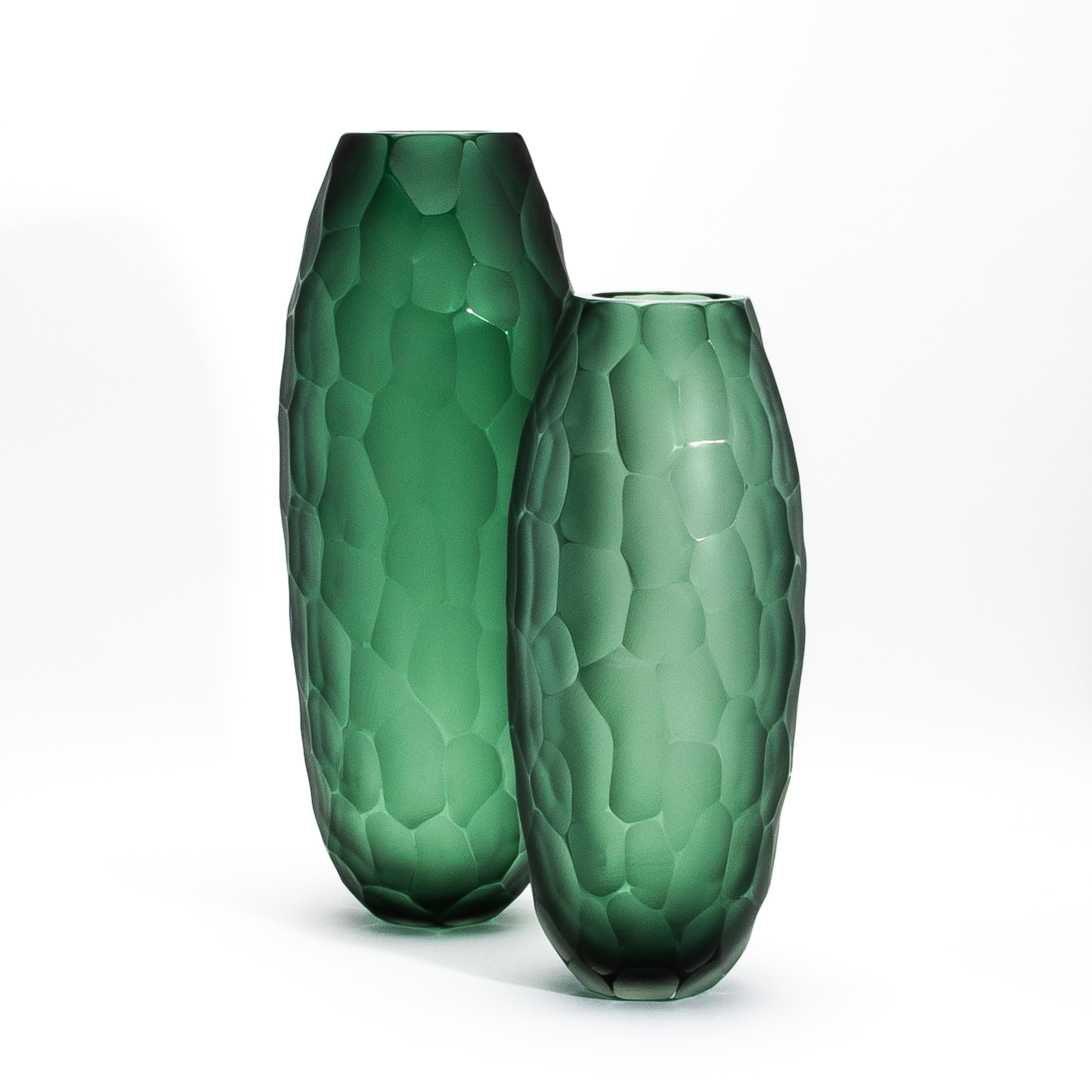 Handgeblasene Murano Battuto Vase in Smaragdgrün Klein (21. Jahrhundert und zeitgenössisch) im Angebot