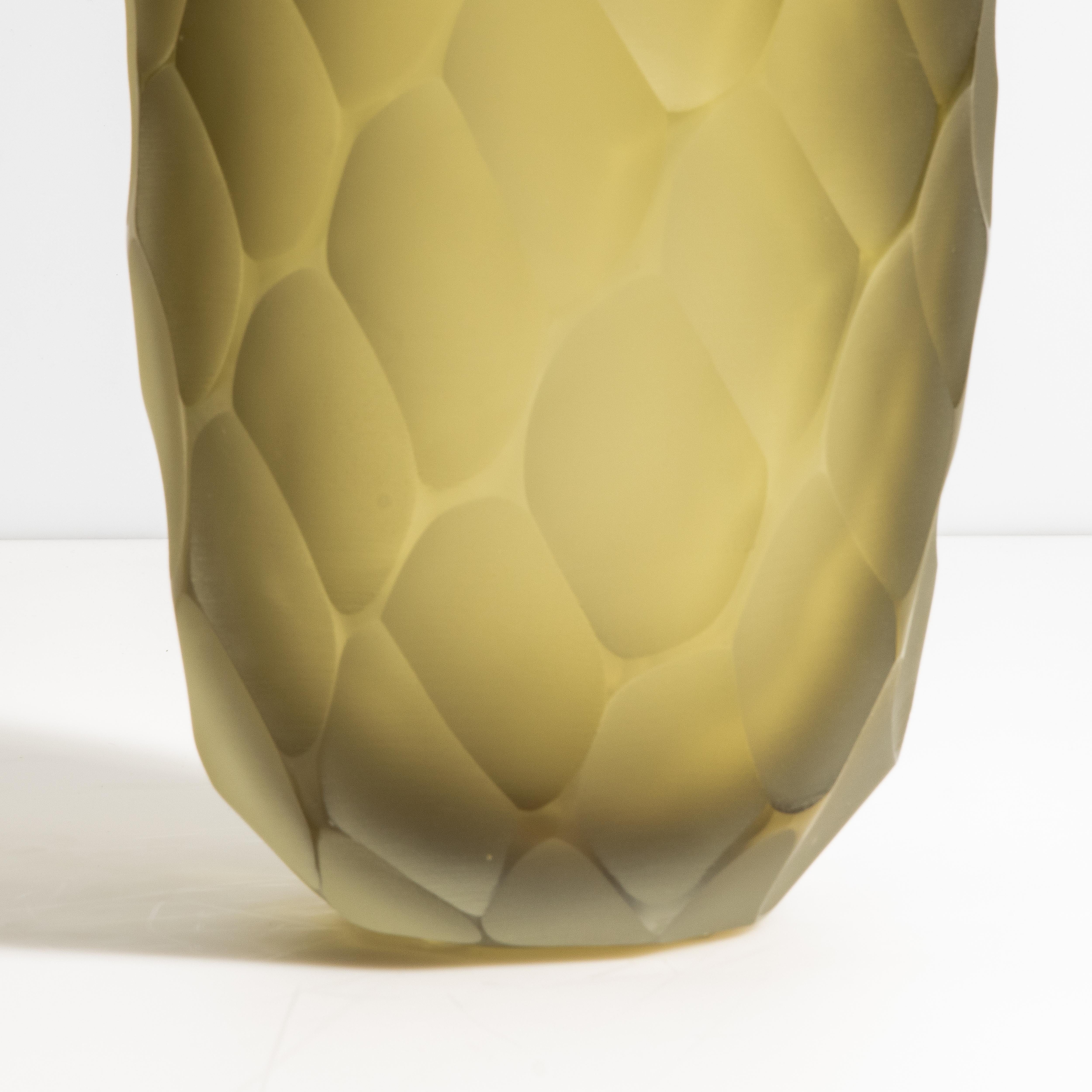 Vaso Battuto di Murano soffiato a mano in Oliver medio In condizioni Nuovo in vendita a West Hollywood, CA