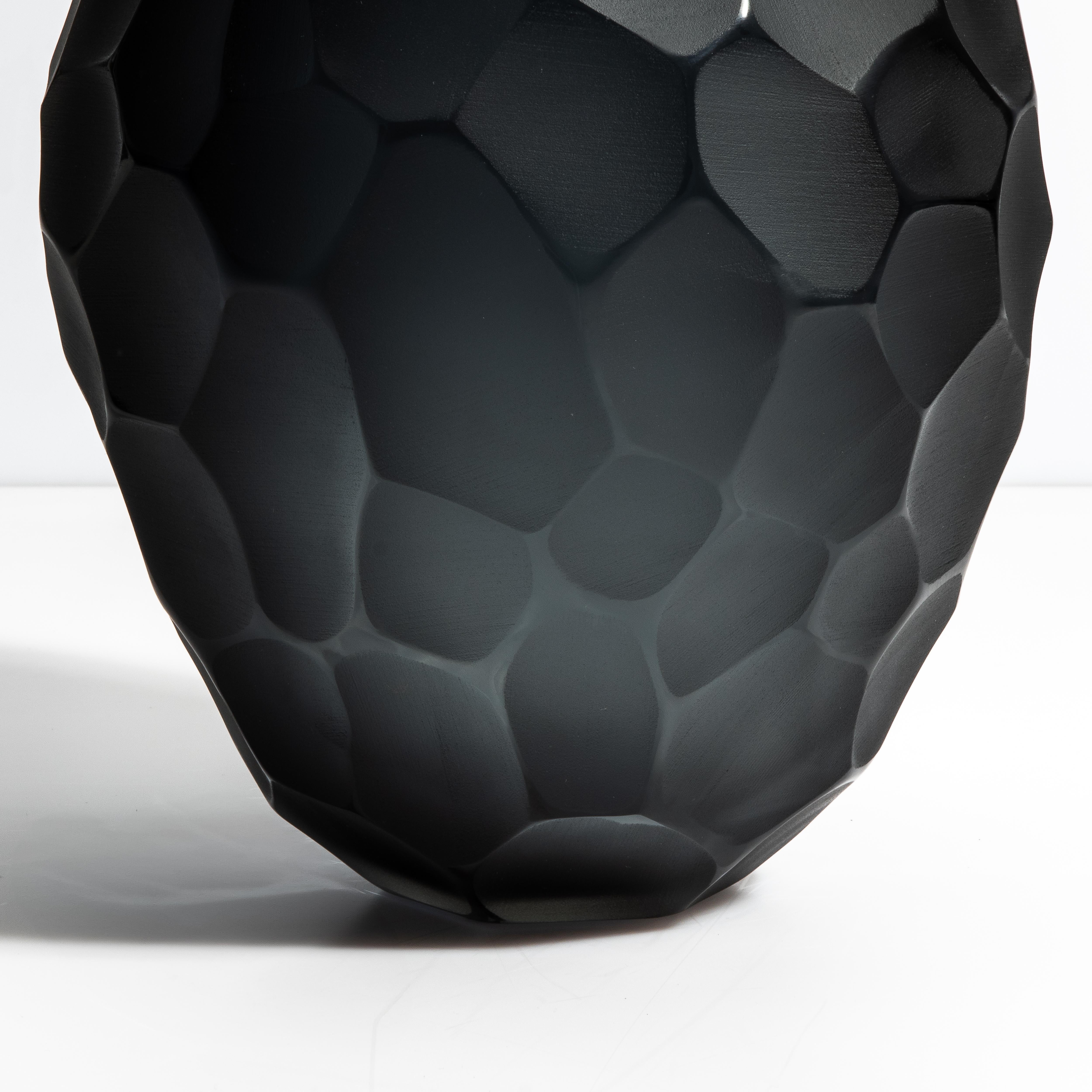 Vetro di Murano Vaso Batutto di Murano soffiato a mano in grigio profondo in vendita