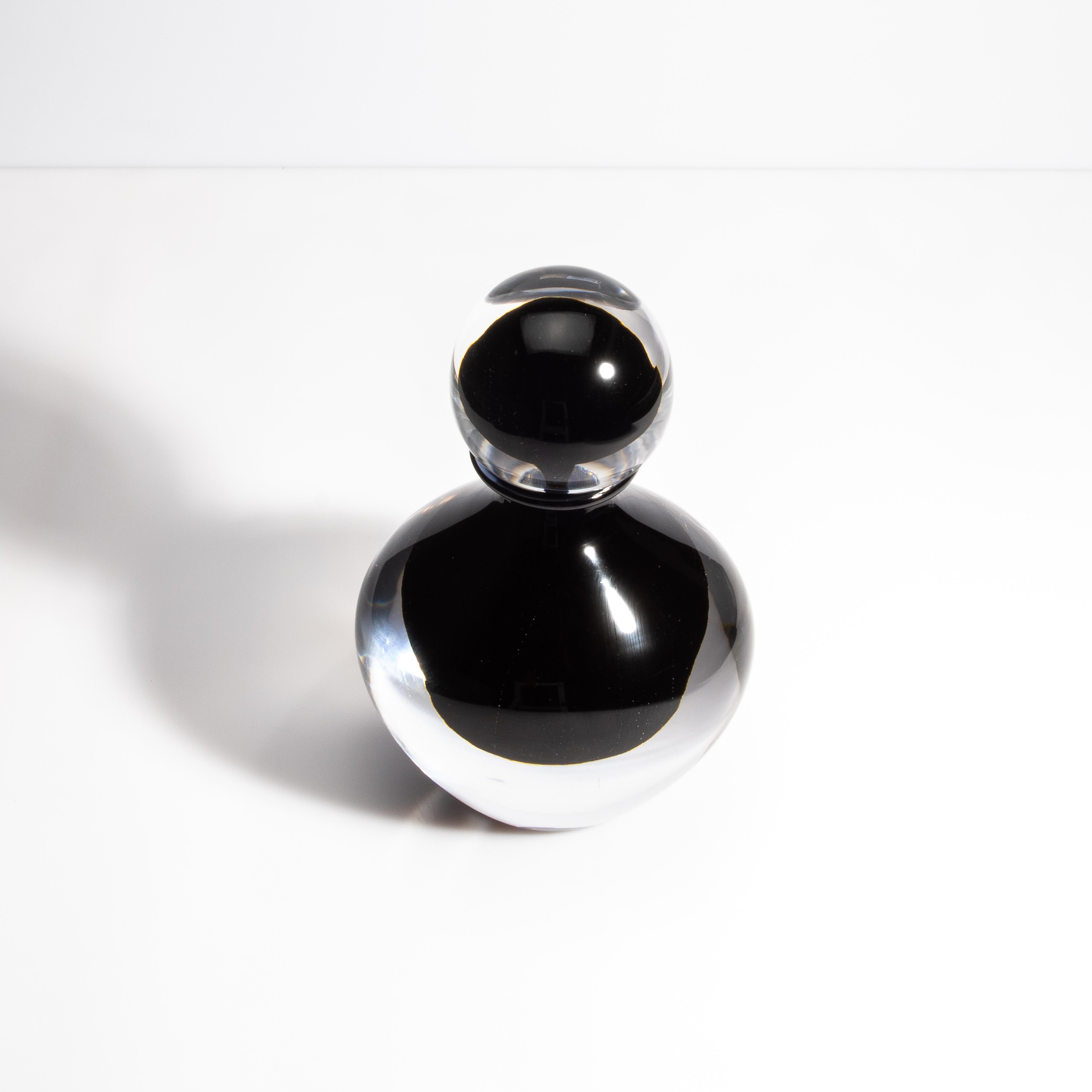 Bottiglia di Murano soffiata a mano in nero onice medio In condizioni Nuovo in vendita a West Hollywood, CA