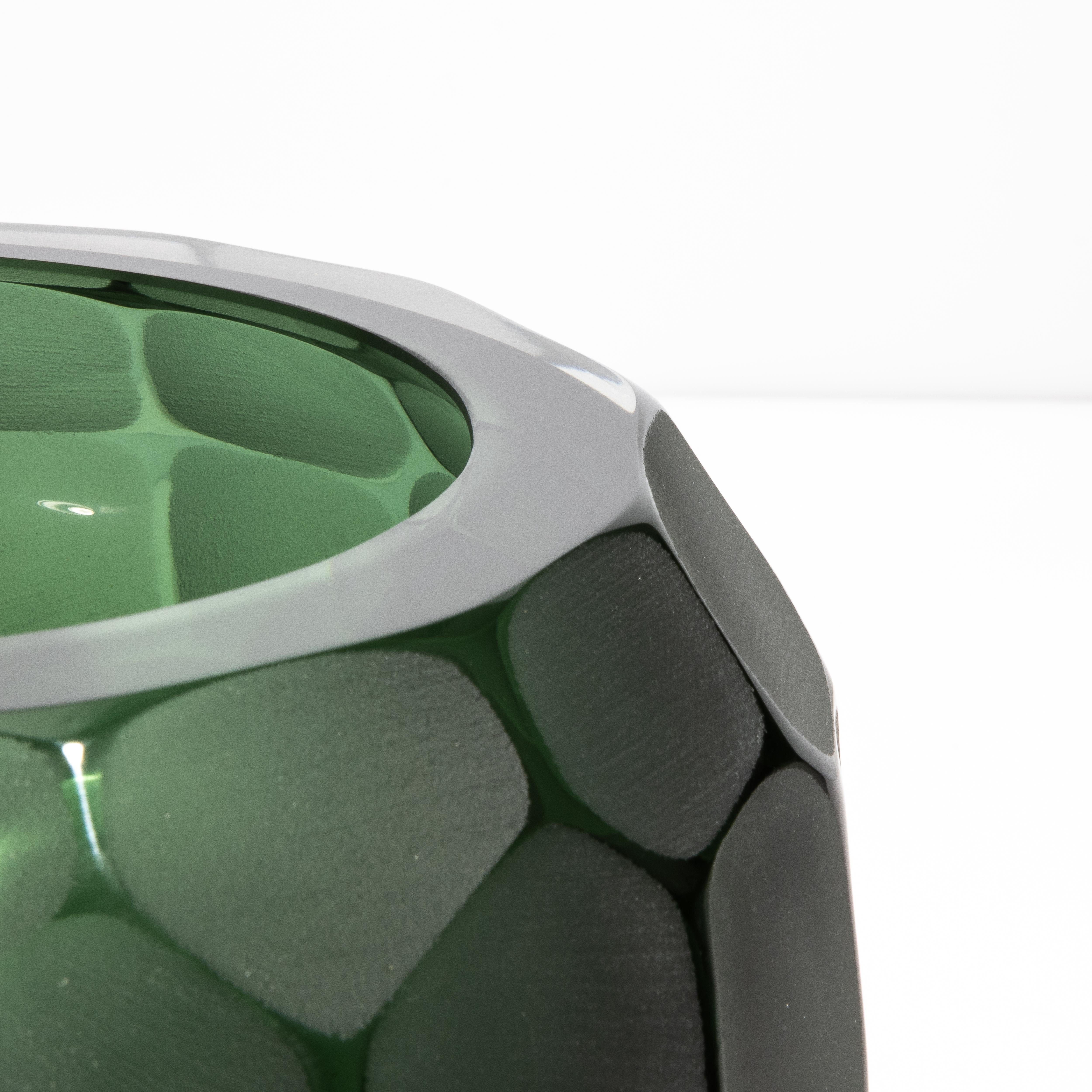 Vetro di Murano Ciotola di Murano soffiata a mano Battuto in Greene & Greene Piccolo in vendita