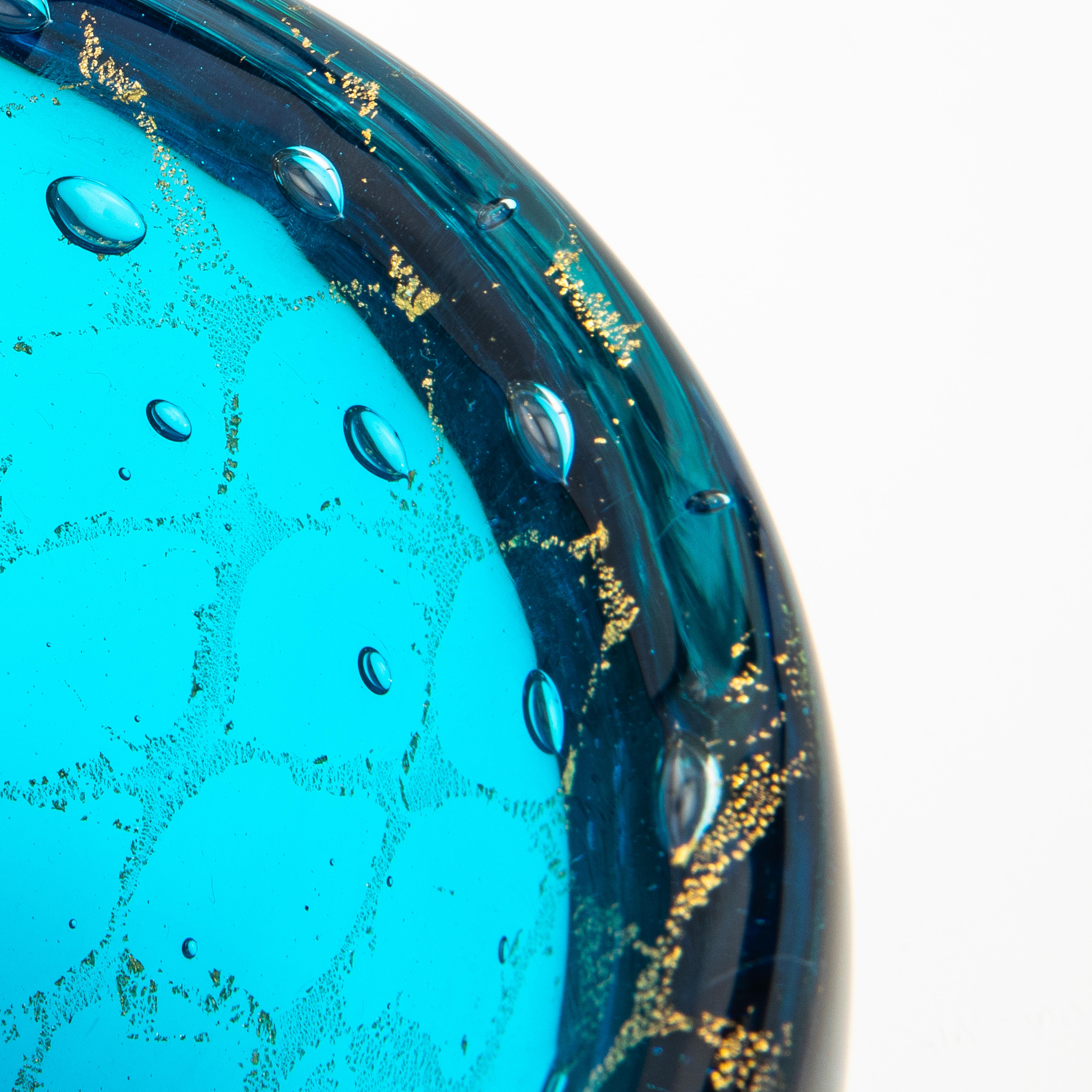 Handgeblasene Murano-Schale in Aqua-Blau mit 24-Karat-Goldflecken (Moderne) im Angebot