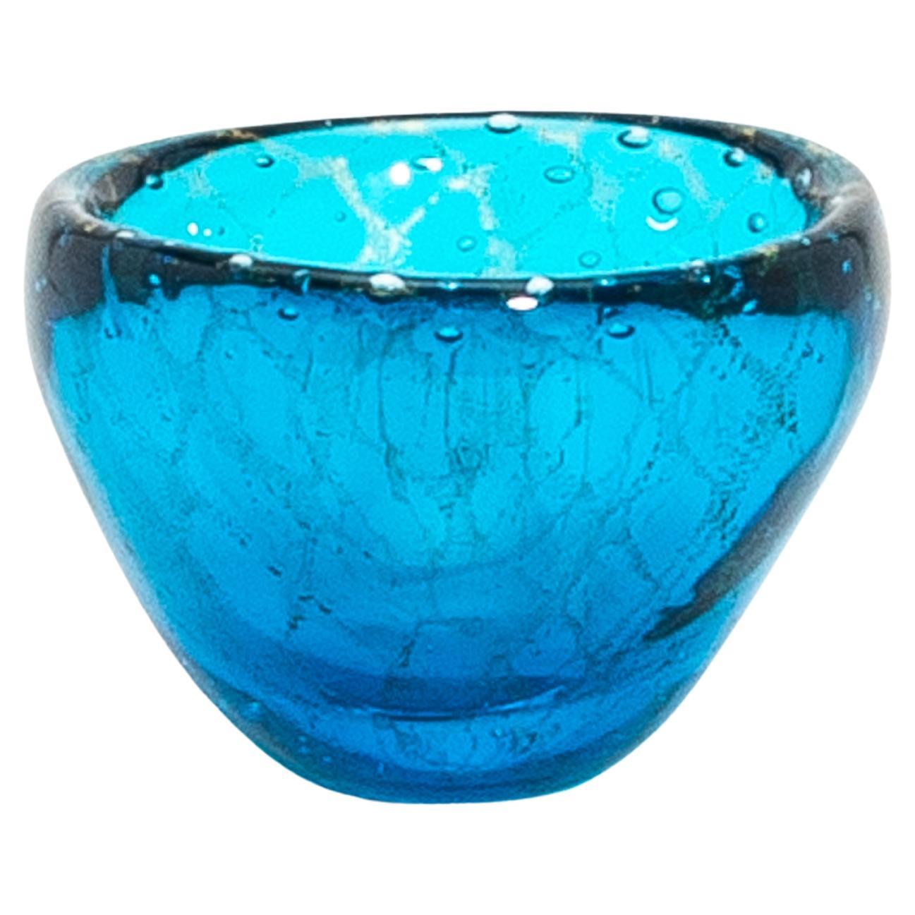 Cuenco de Murano soplado a mano en azul aguamarina con motas de oro de 24 quilates