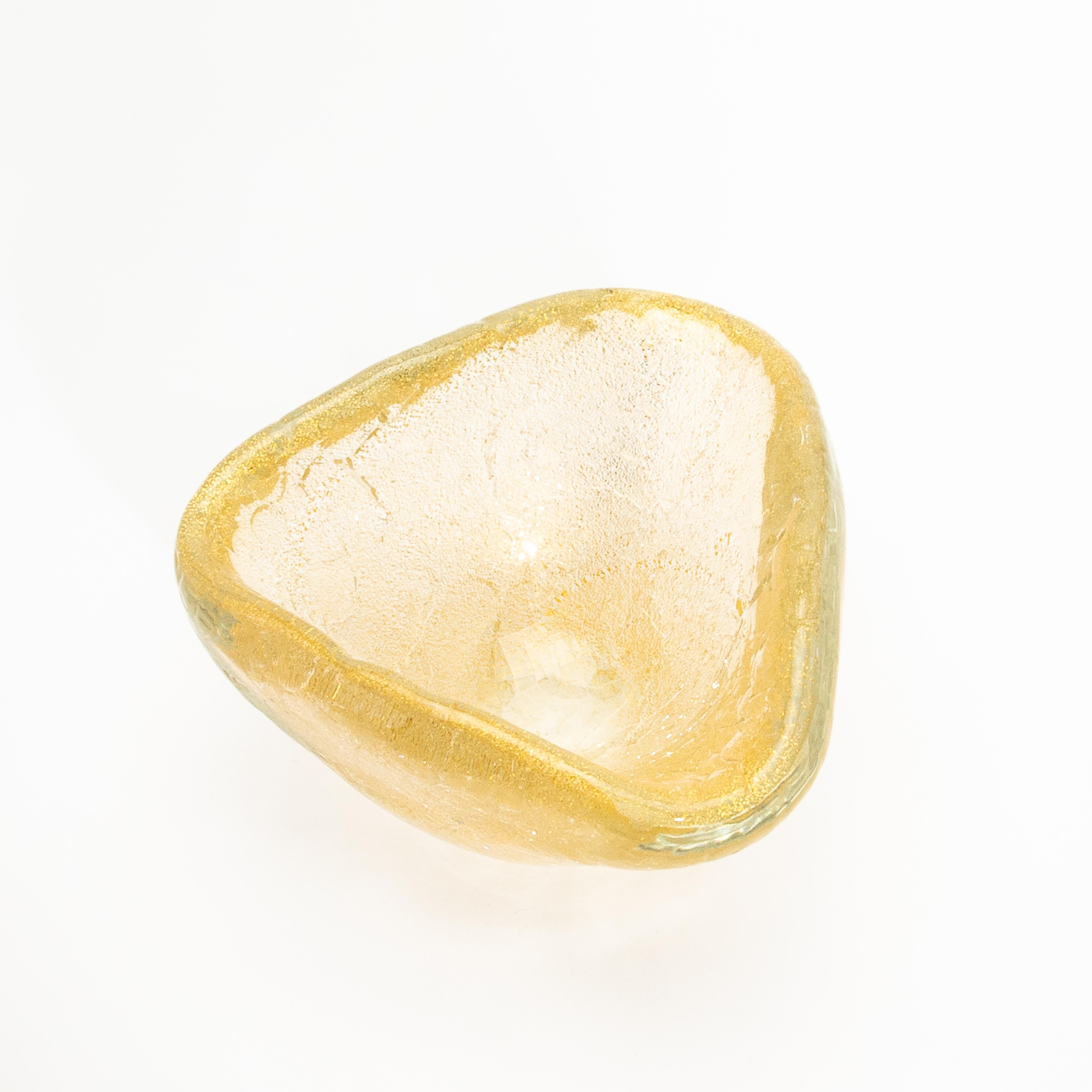 Cuenco de Murano soplado a mano con motas de oro de 24 quilates Italiano en venta